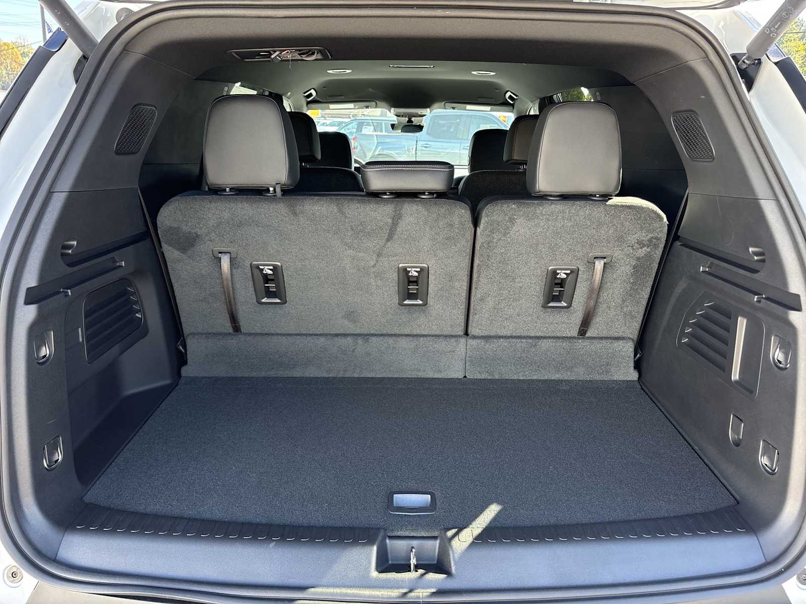 2027 Chevrolet Traverse LT - Photo 25