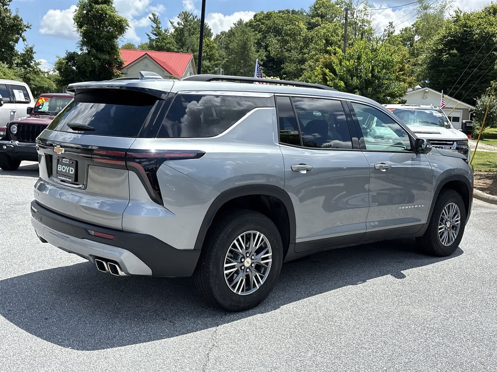 2025 Chevrolet Traverse LT - Photo 8