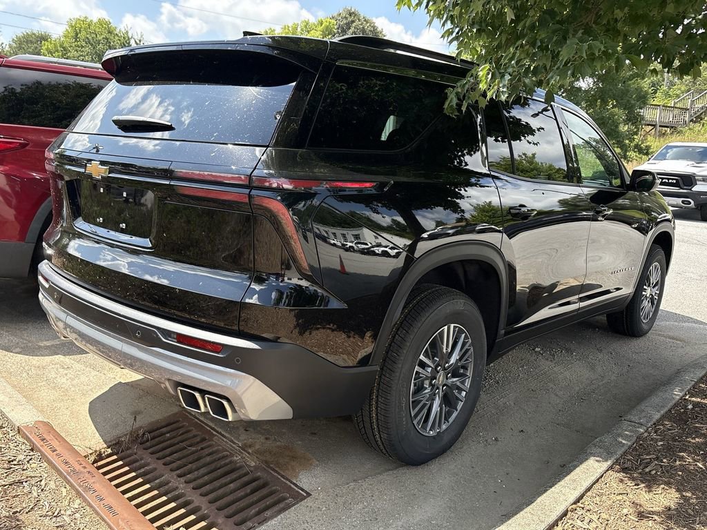 2026 Chevrolet Traverse photo 3