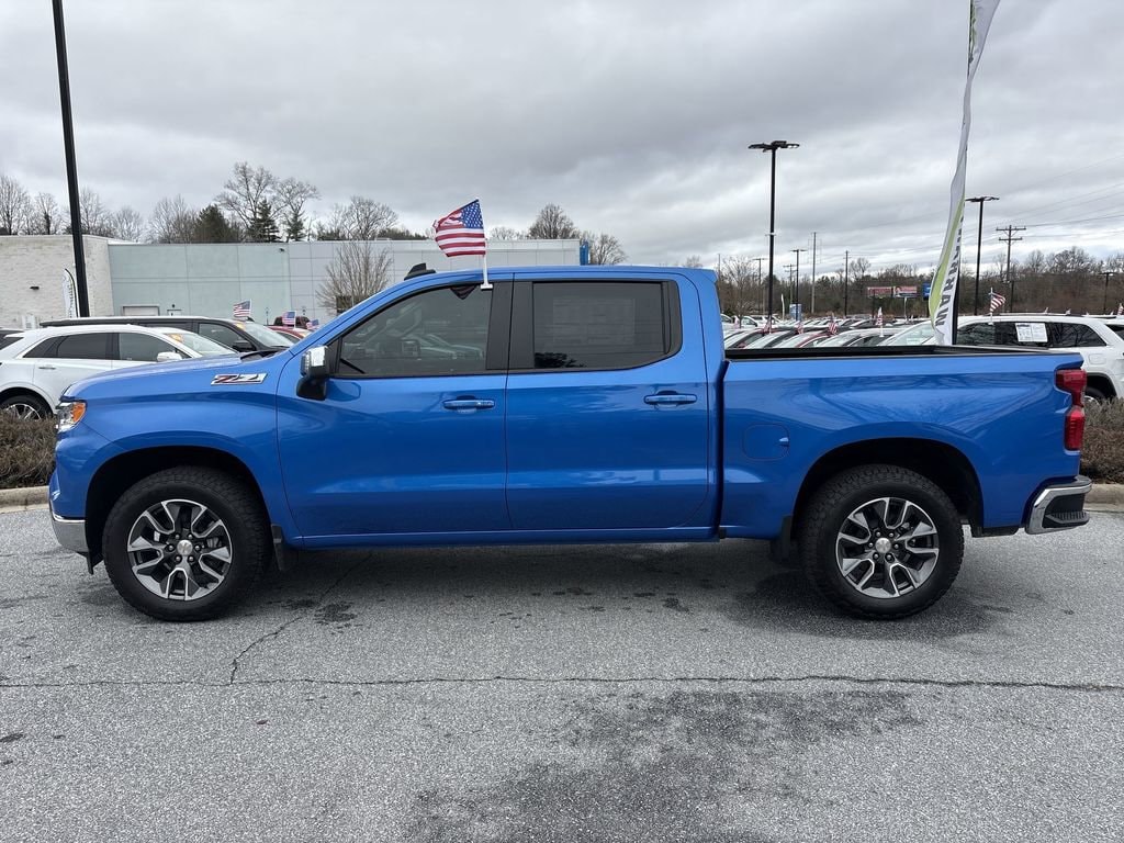 2025 Chevrolet Silverado 1500 LT - Photo 6