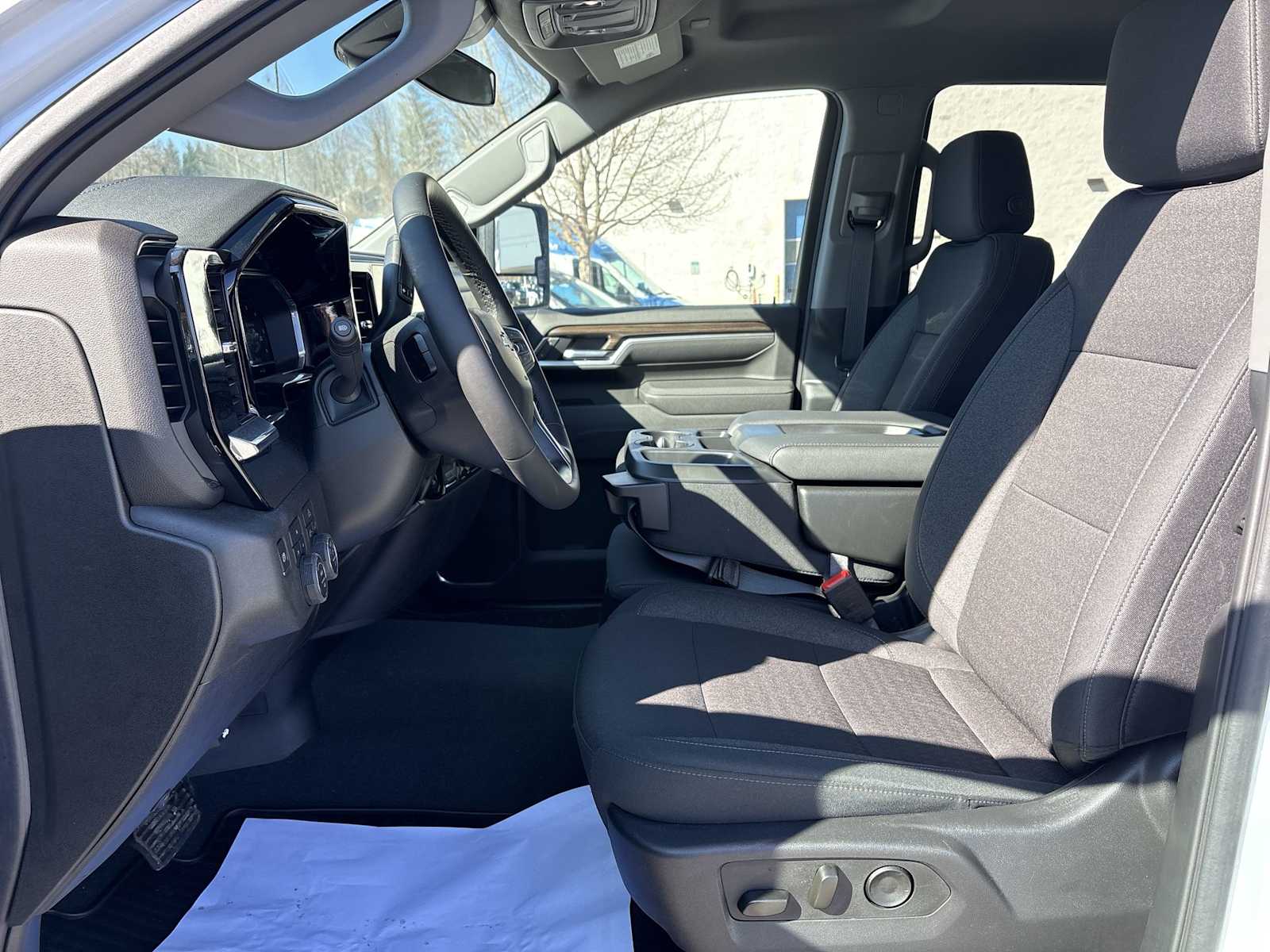 2025 Chevrolet Silverado 3500 HD LT - Photo 18