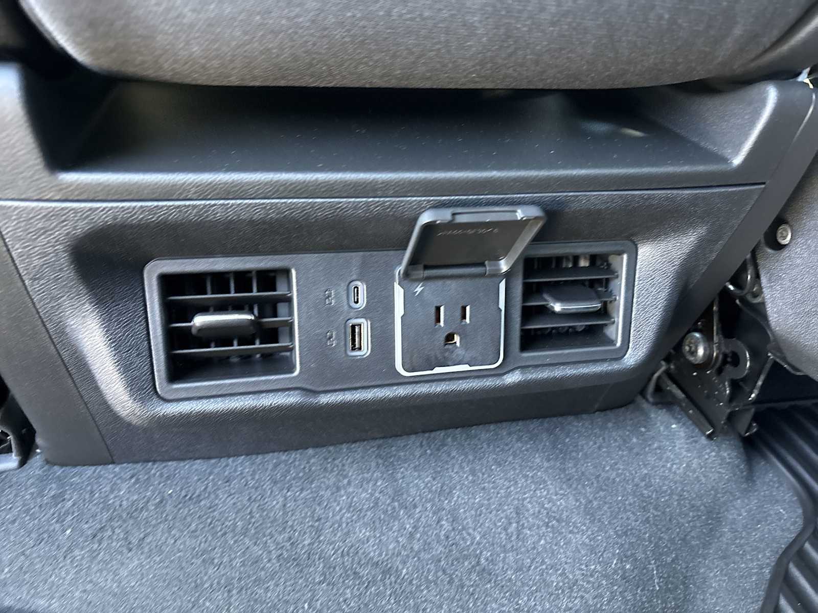 2025 Chevrolet Silverado 3500 HD LT - Photo 20