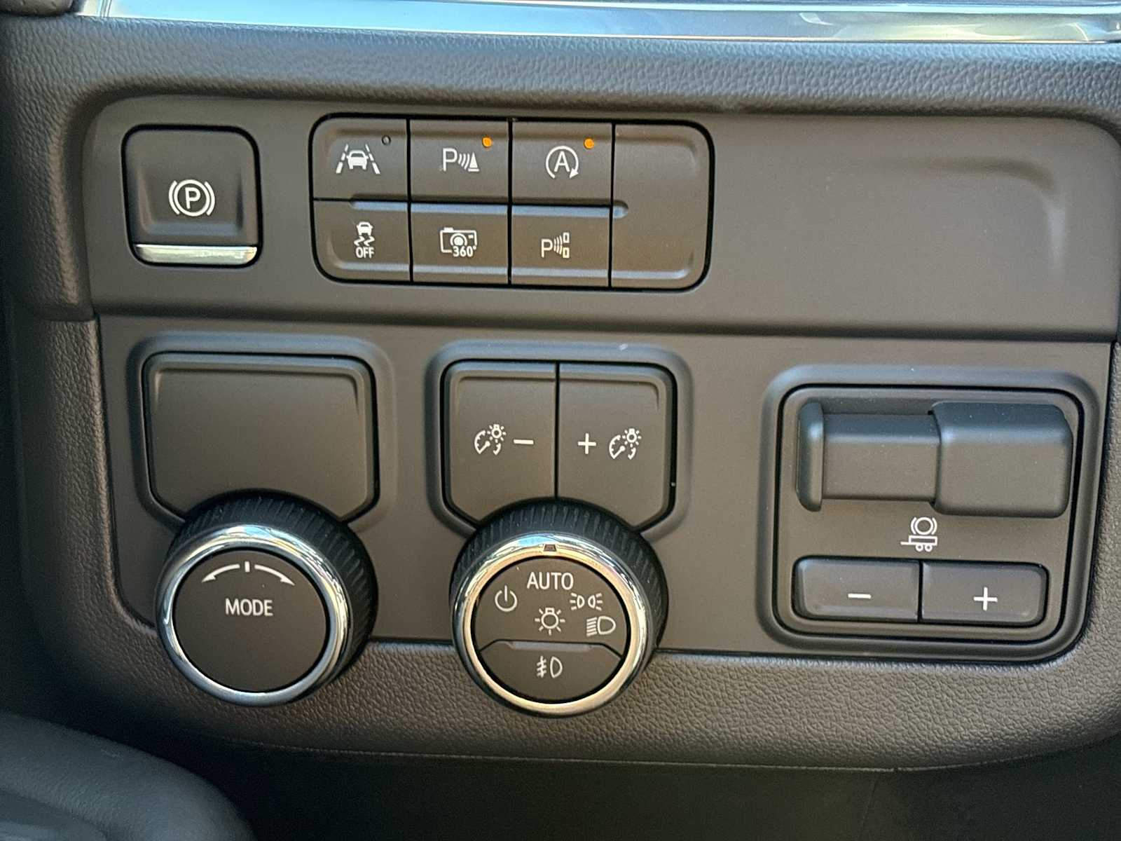 2027 Chevrolet Tahoe Premier - Photo 36
