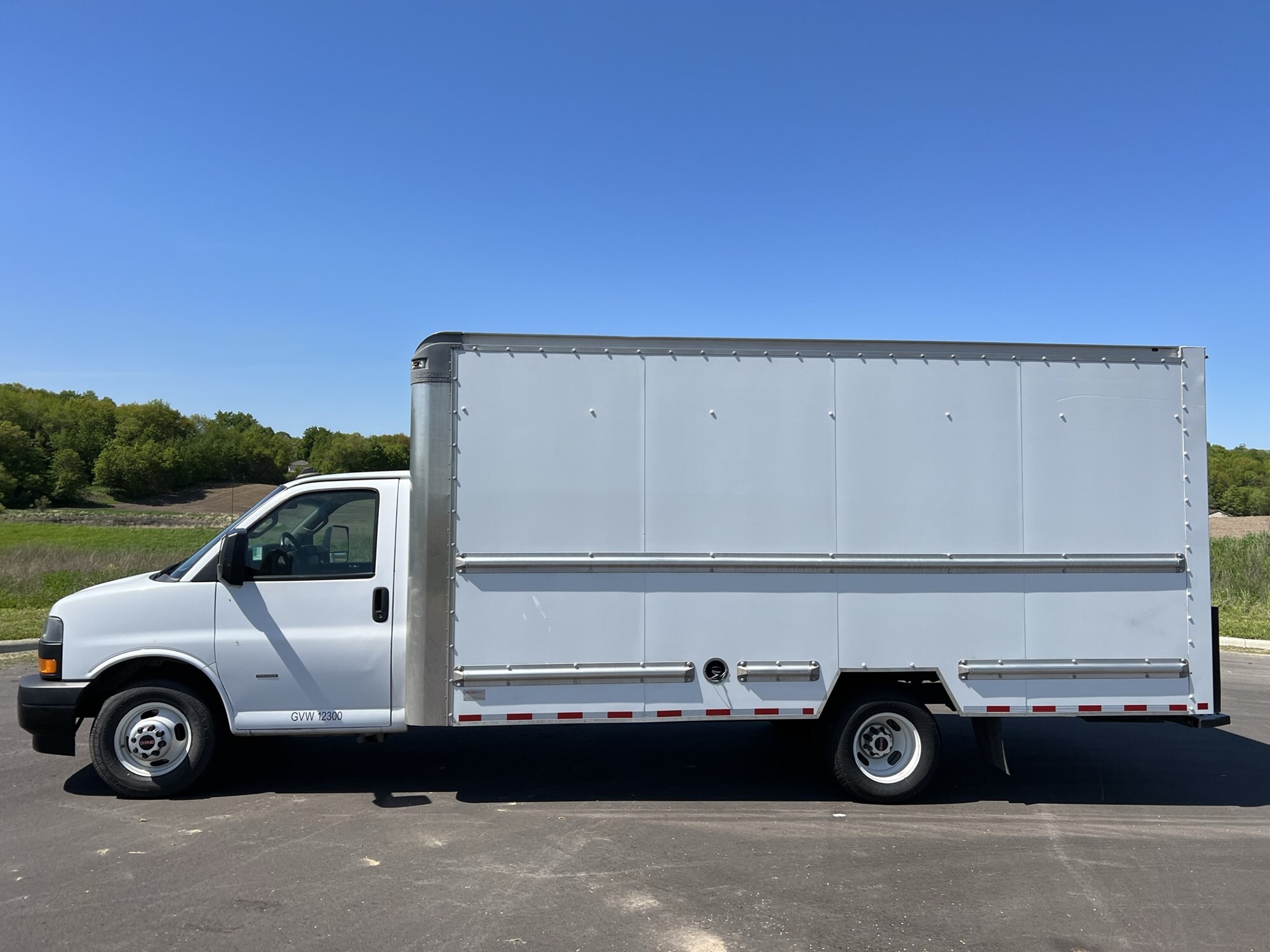 Used 2018 GMC Savana Cutaway Work Van with VIN 7GZ37TCG4JN900135 for sale in Minneapolis, Minnesota