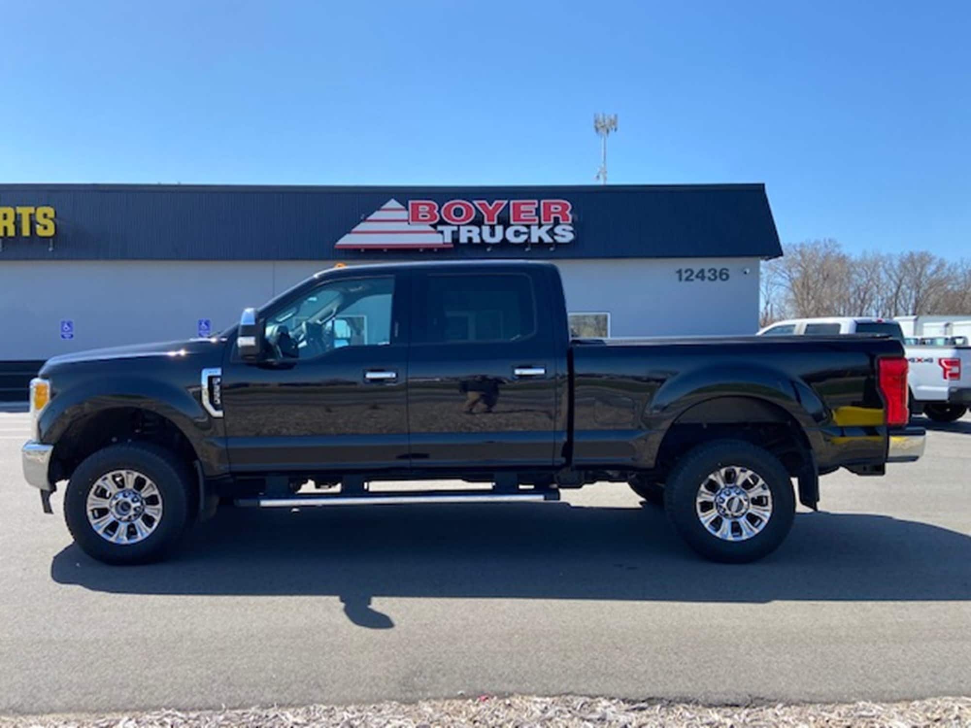 Used 2017 Ford F-350 Super Duty XLT with VIN 1FT8W3B67HEE64518 for sale in Minneapolis, Minnesota