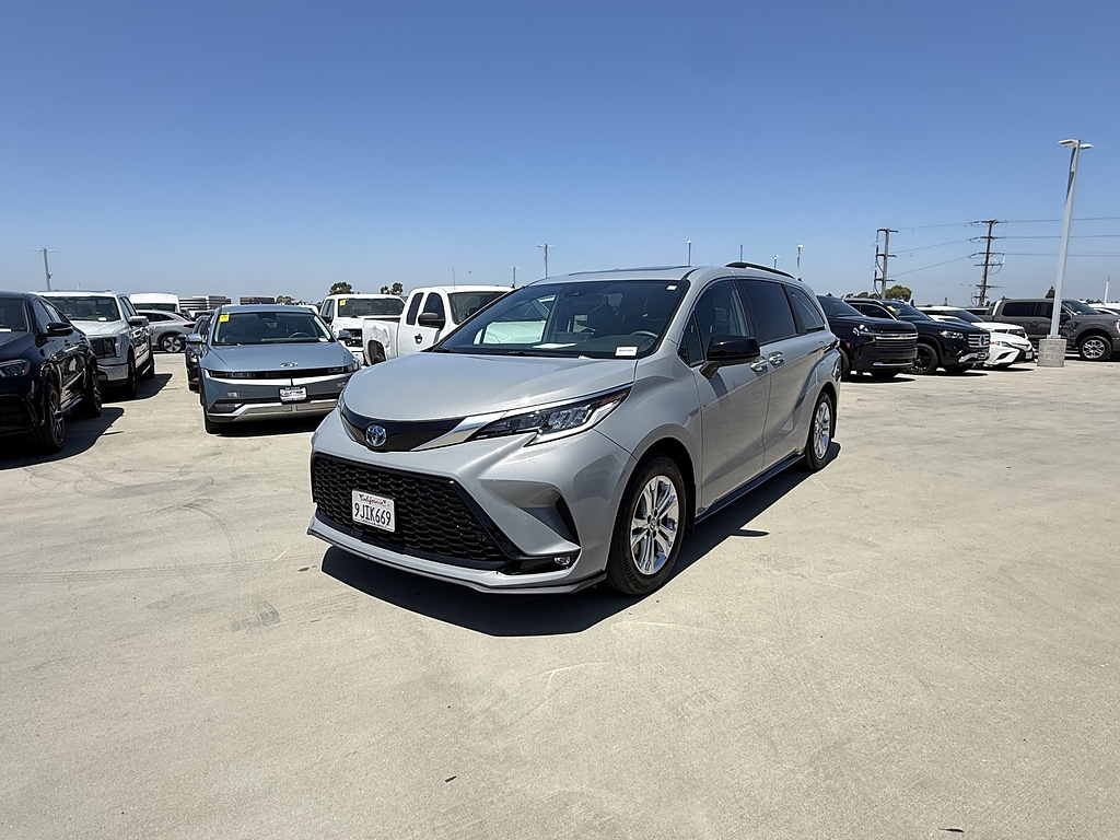 Used 2023 Toyota Sienna XSE 7-Passenger