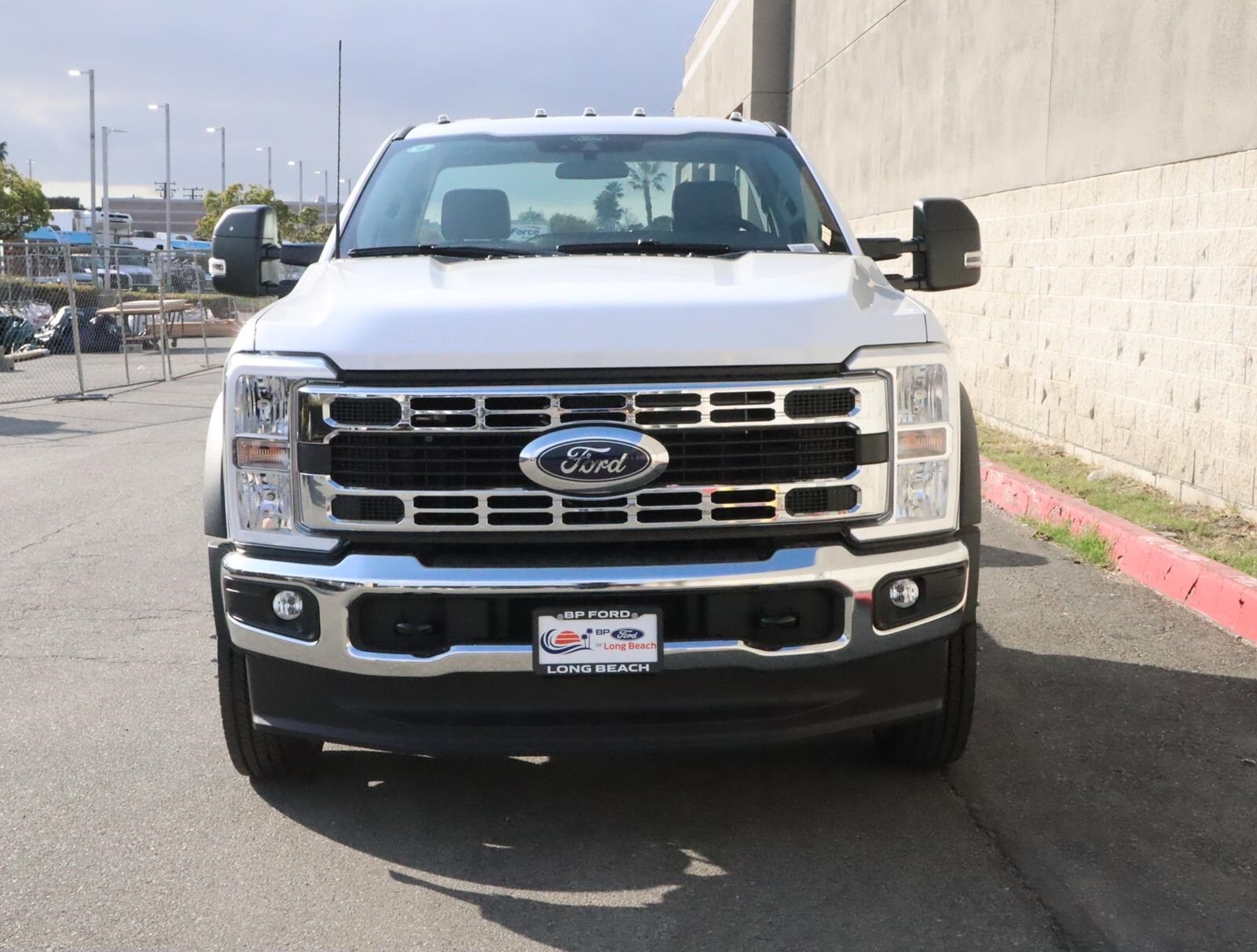 2024 Ford F-550 photo 3