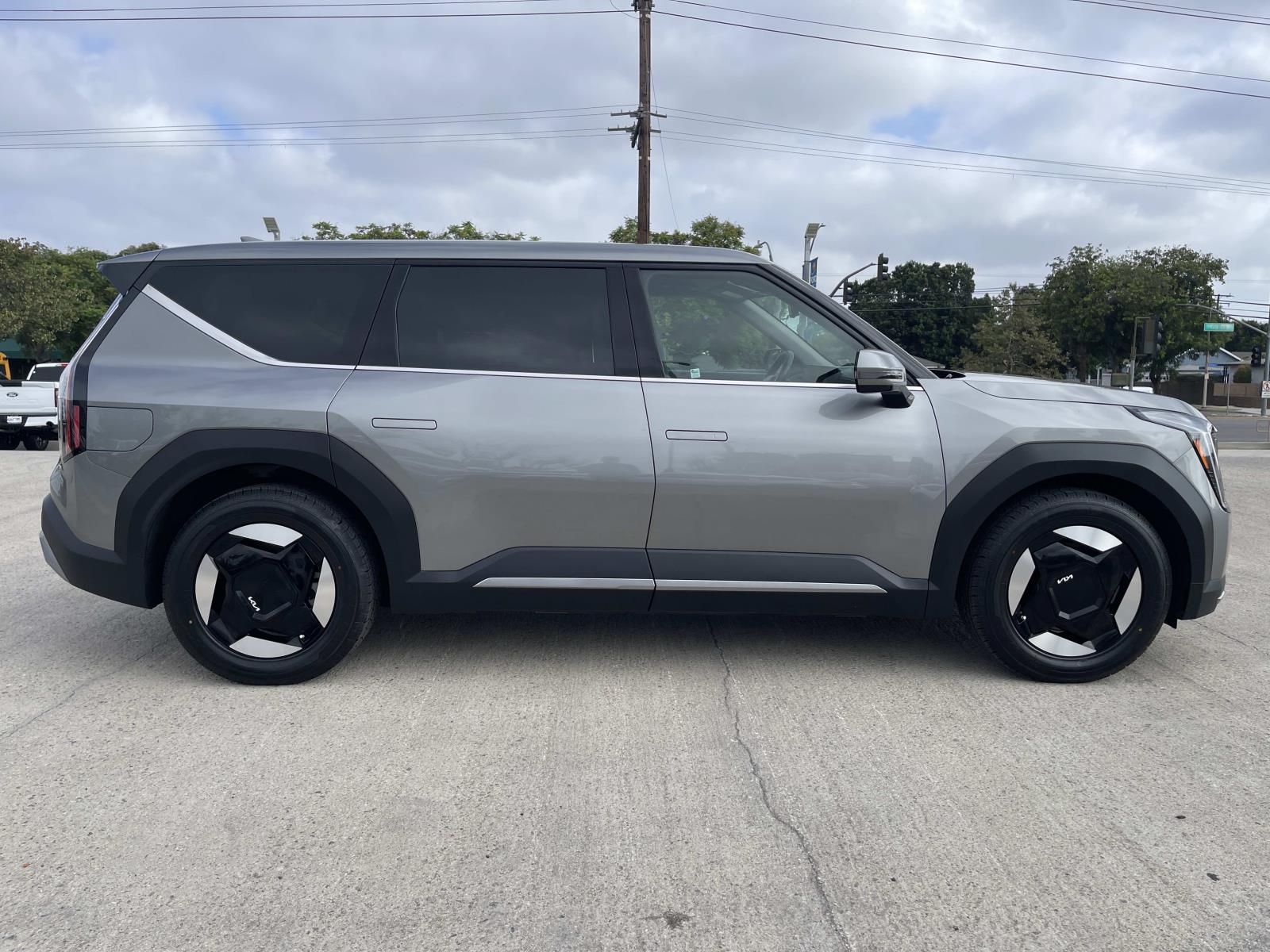 Used 2024 Kia EV9 Light L/R with VIN KNDAB5S19R6042937 for sale in Long Beach, CA