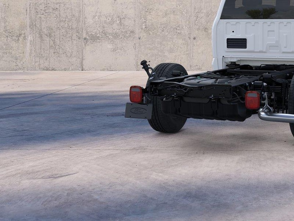2026 Ford F-350 Super Duty Chassis Cab XL - Photo 21