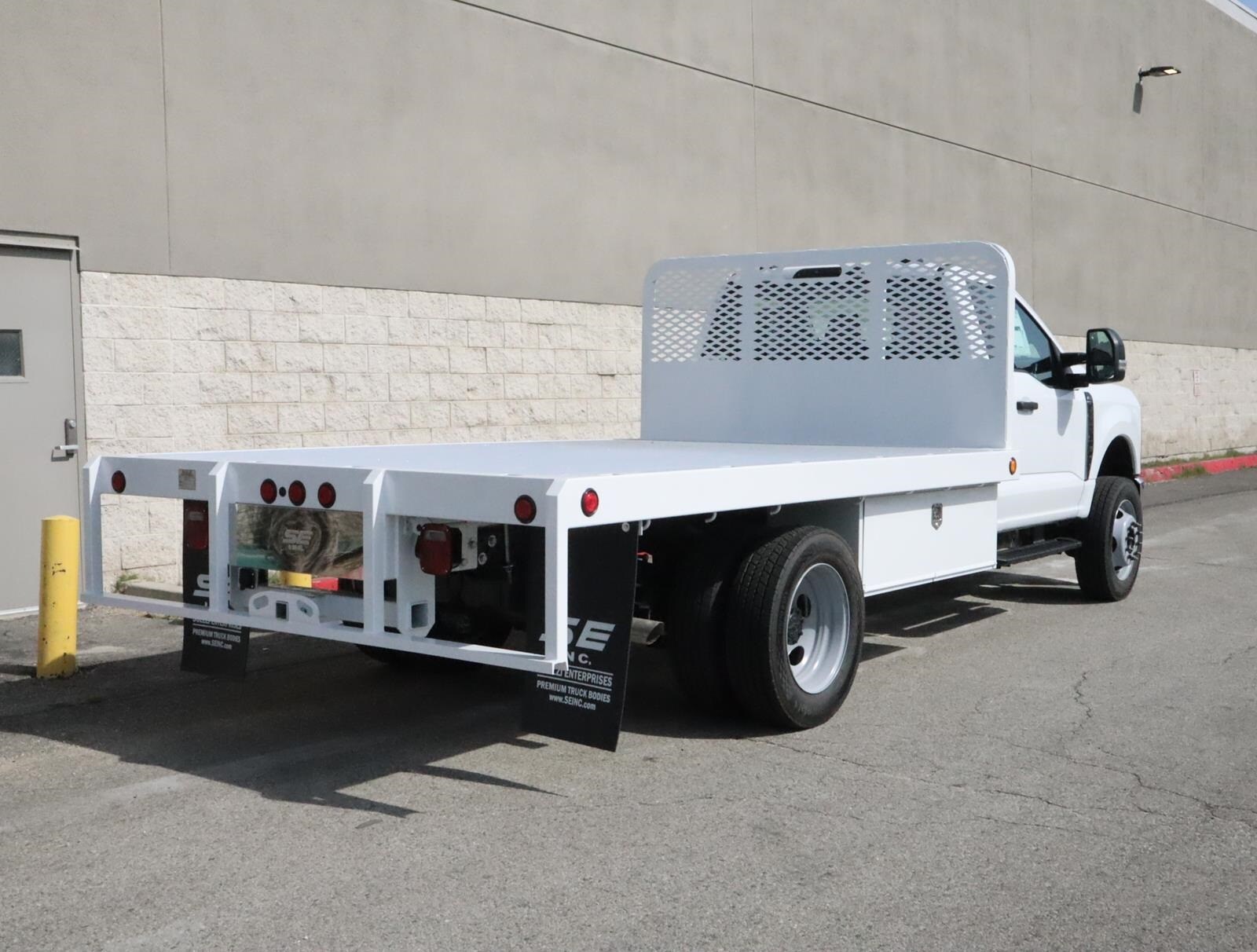 2024 Ford F-550 XL photo 4