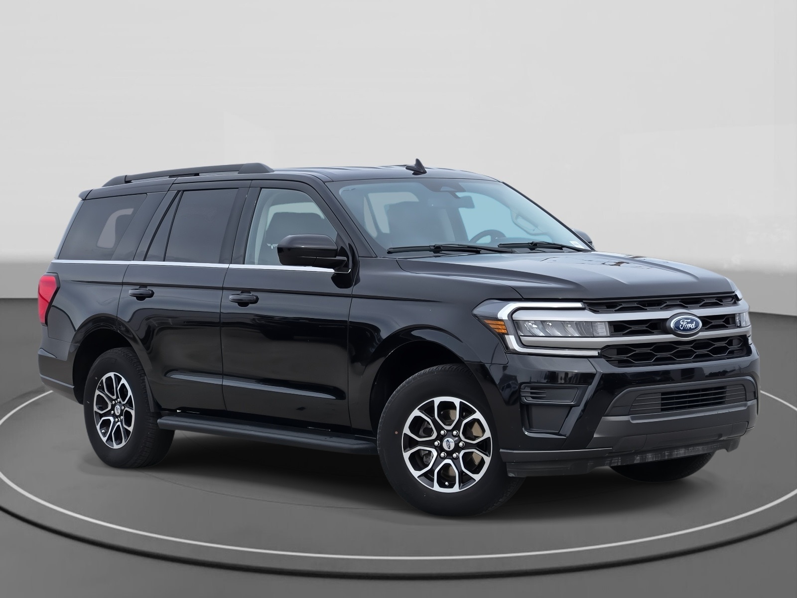 2024 Ford Expedition XLT's photo