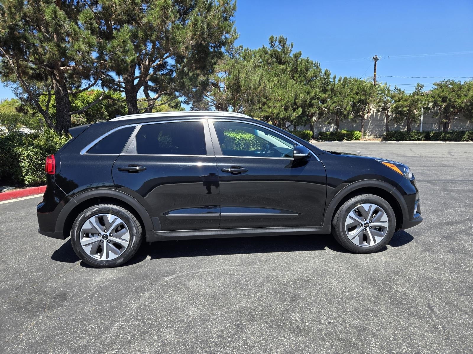 Used 2020 Kia Niro EX Premium with VIN KNDCE3LG0L5081310 for sale in Long Beach, CA