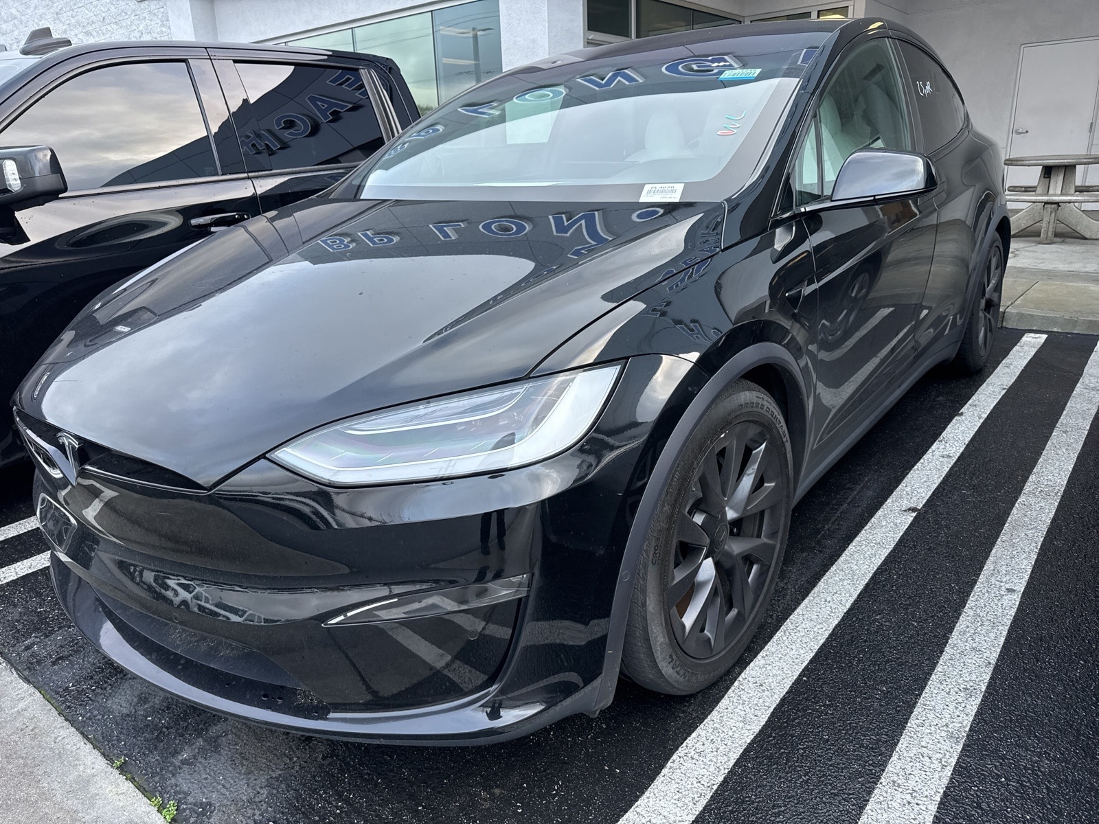 2023 Tesla Model X Long Range's photo