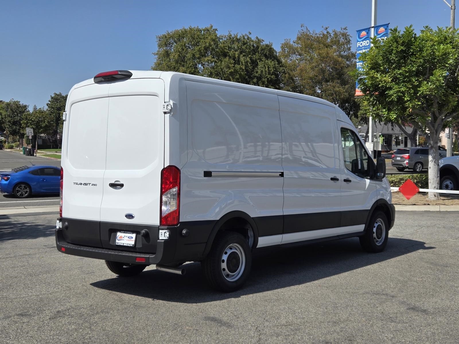 2025 Ford Transit photo 2