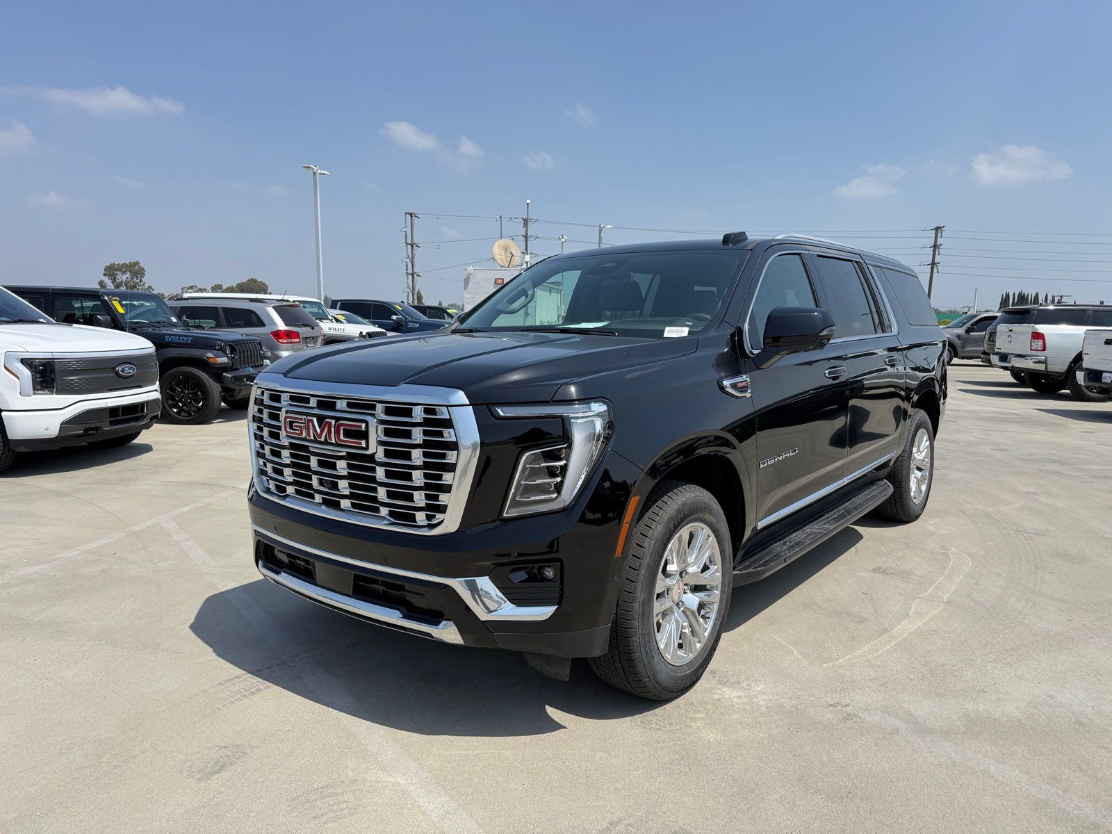 2025 GMC Yukon Denali AWD's photo