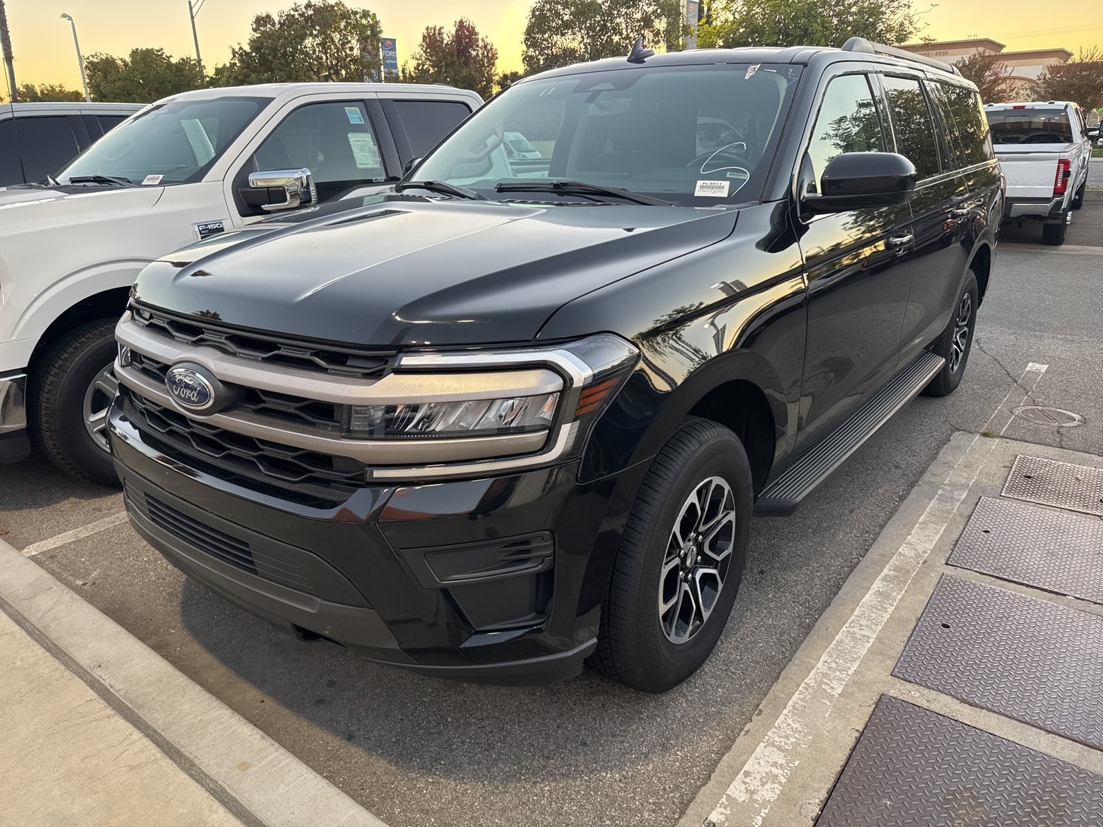 2024 Ford Expedition XLT's photo