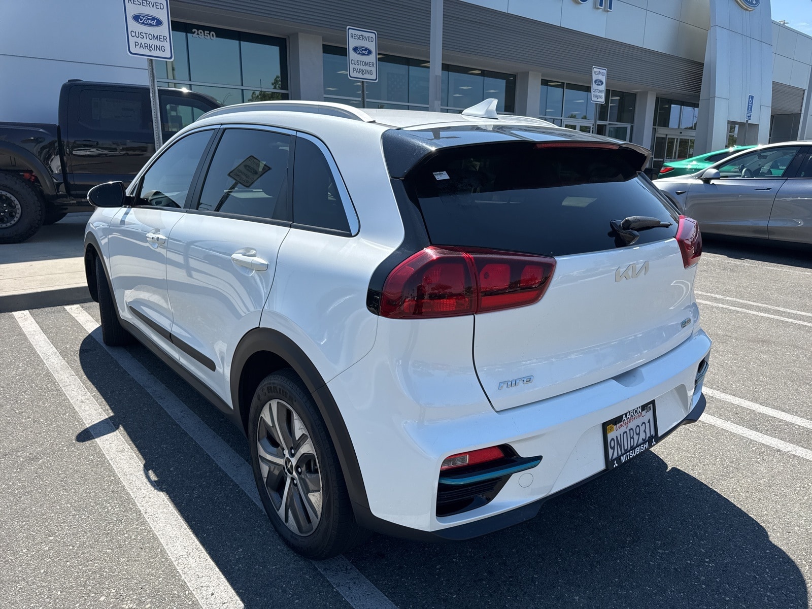 Used 2022 Kia Niro EX with VIN KNDCC3LG2N5121928 for sale in Long Beach, CA