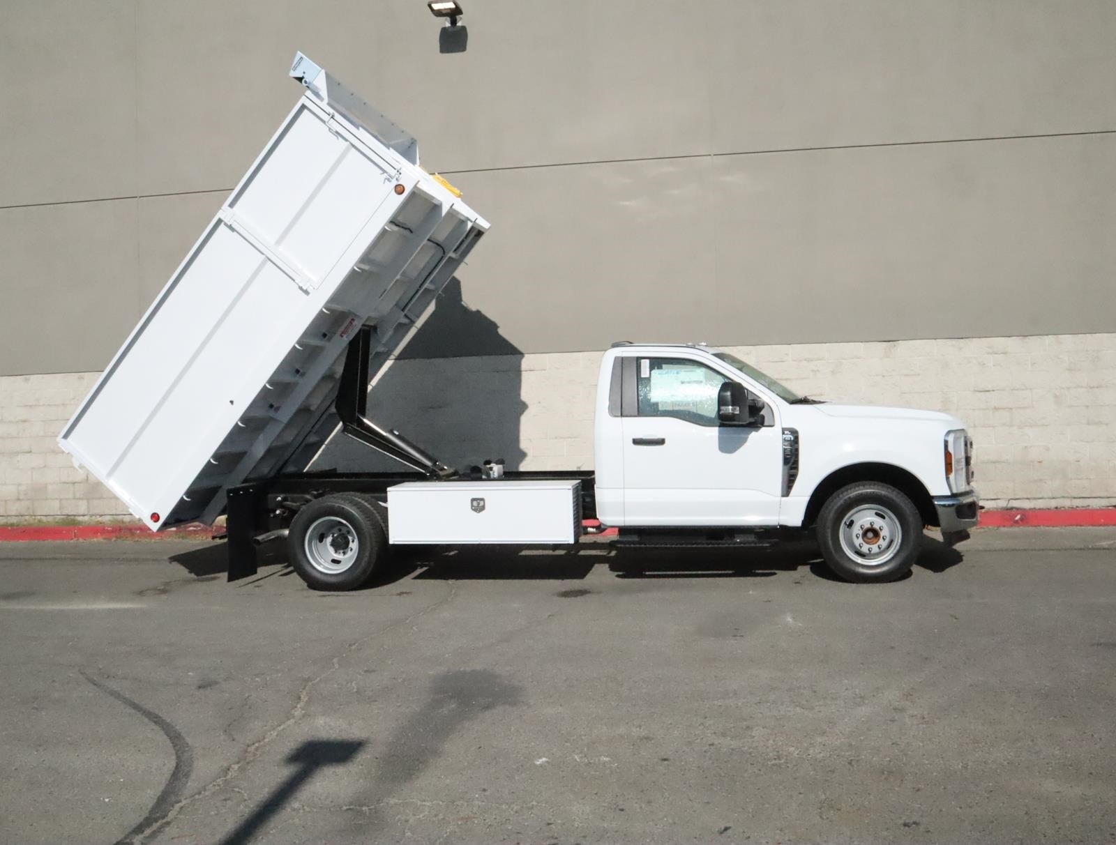 2024 Ford F-350 XL photo 2