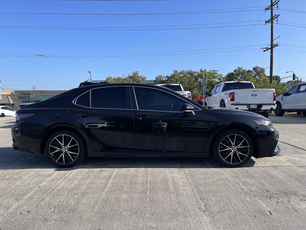Used 2022 Toyota Camry SE Sedan