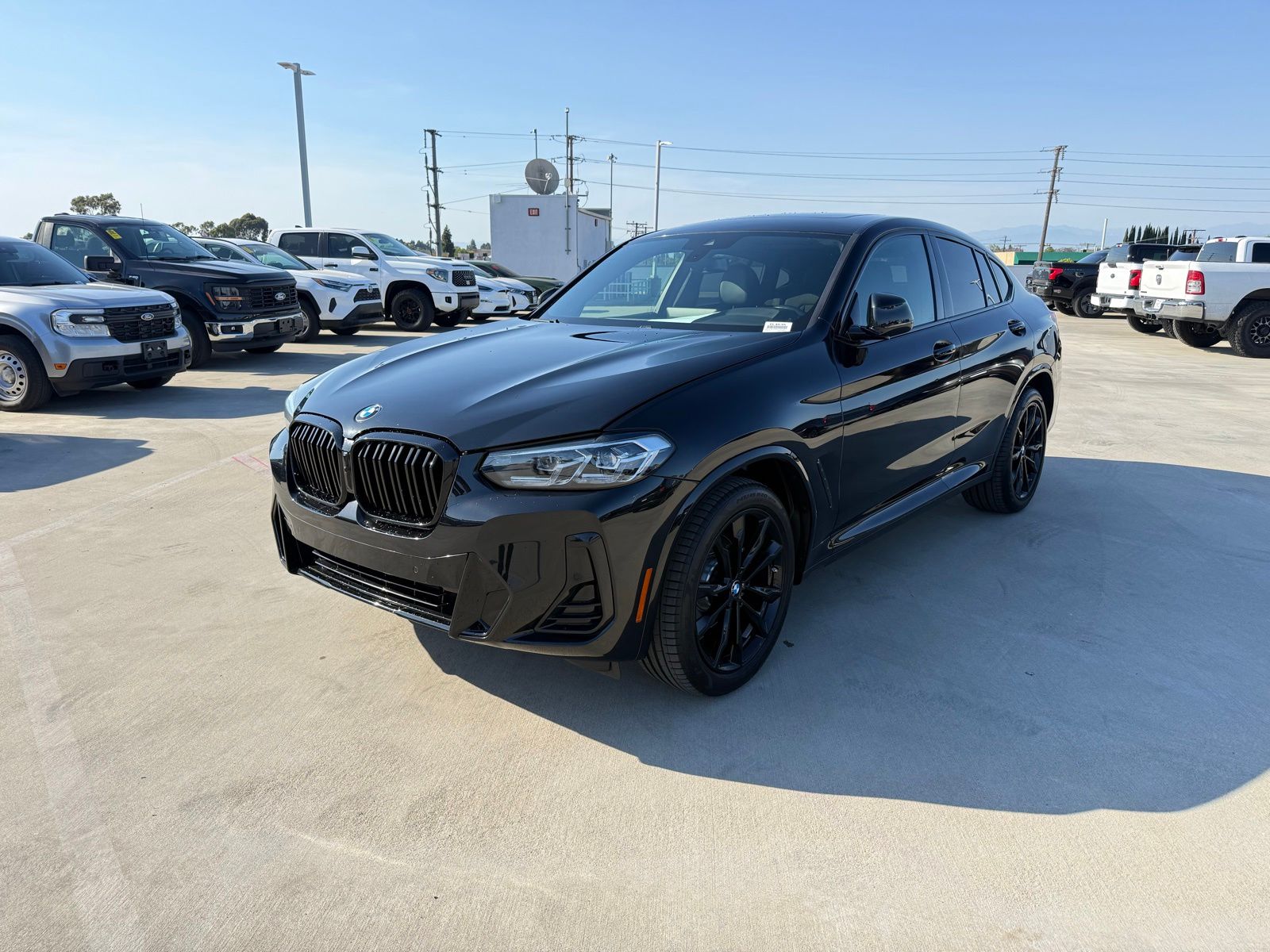 2022 BMW X4 xDrive30i's photo