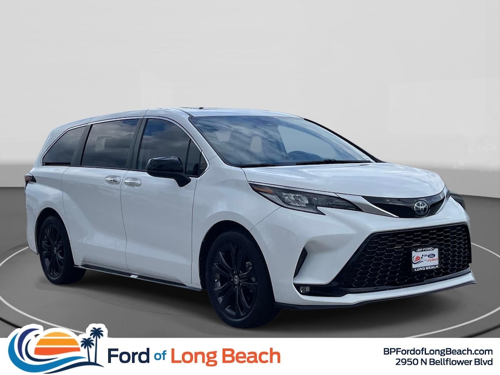 Used 2023 Toyota Sienna XSE Minivan/Van