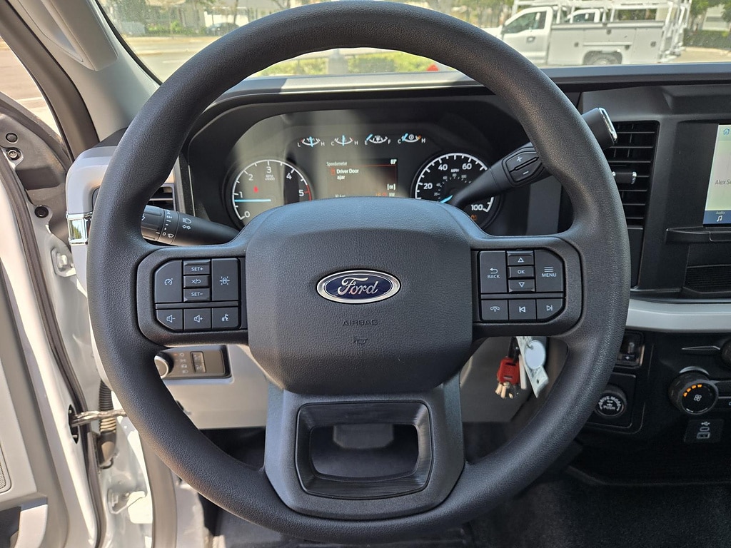 2026 Ford F-350 Super Duty Chassis Cab XL - Photo 15