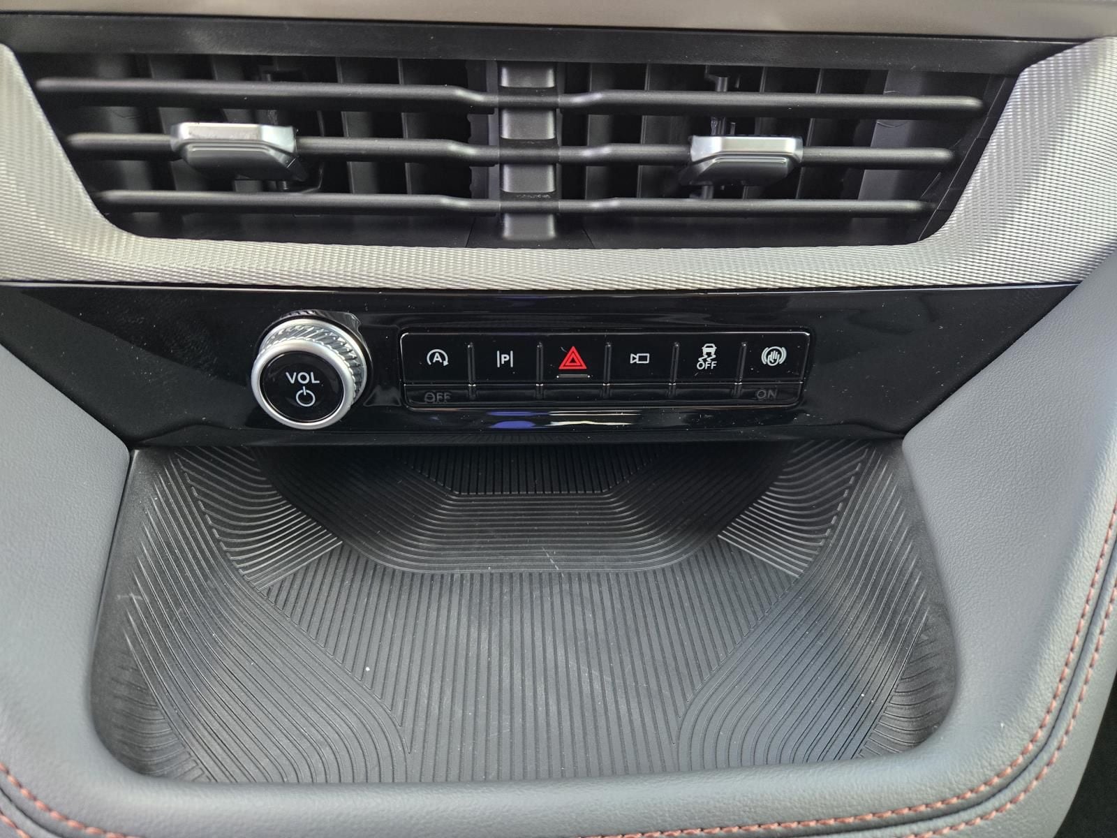2026 Ford Explorer Active - Photo 14