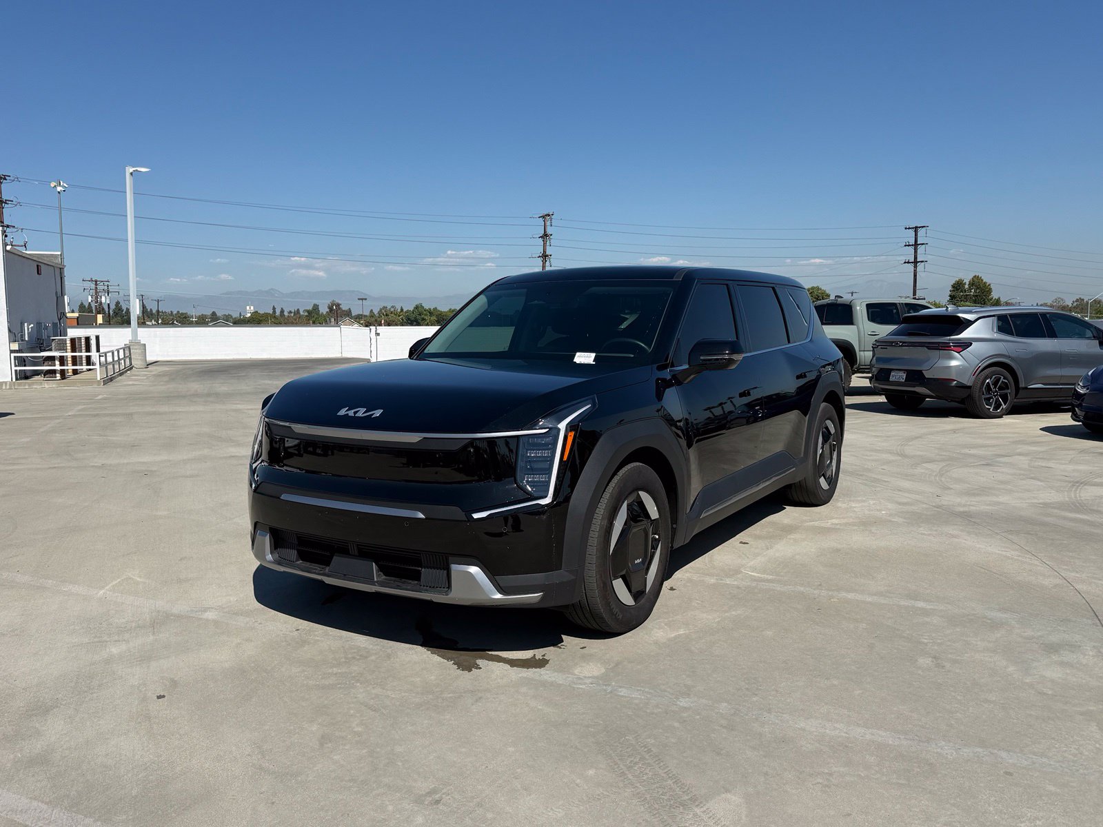 Used 2026 Kia EV9 Light L/R with VIN 5XYAB5S14TG015925 for sale in Long Beach, CA