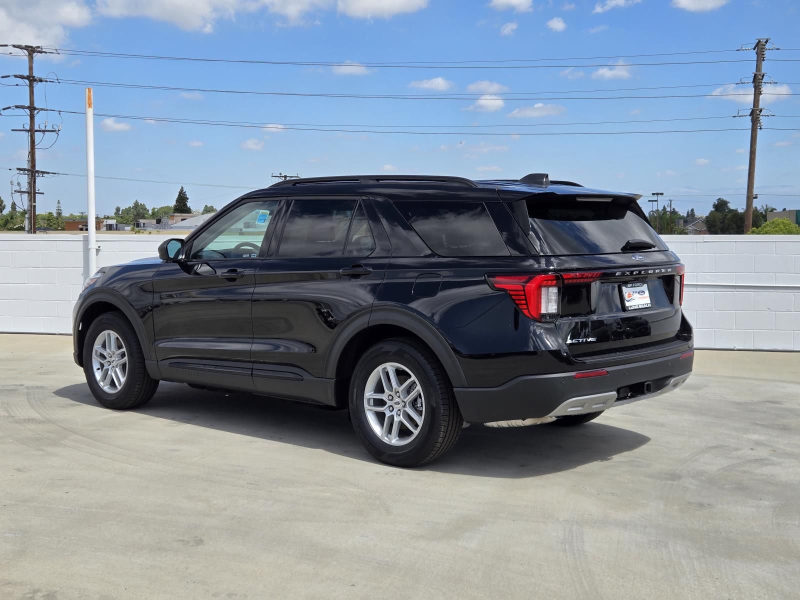2026 Ford Explorer Active - Photo 6