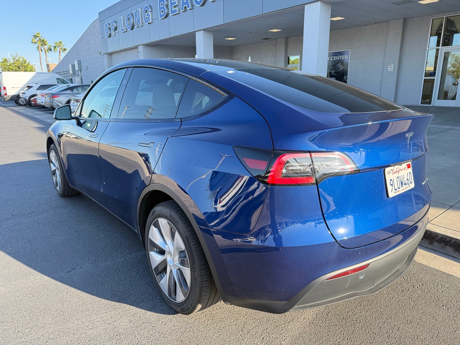 Used 2024 Tesla Model Y Long Range with VIN 7SAYGDEE2RA252857 for sale in Kansas City