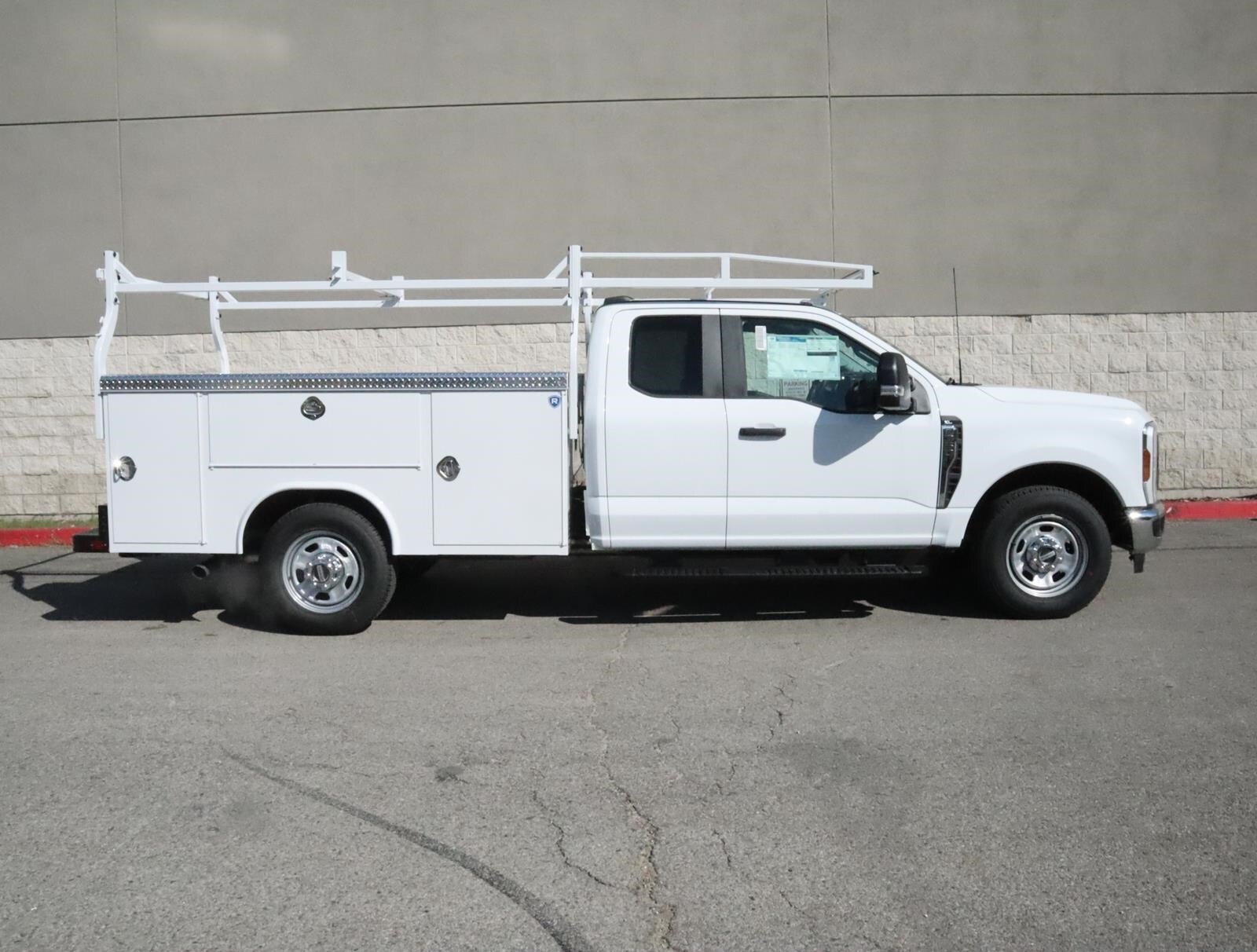 2024 Ford F-350 XL photo 2
