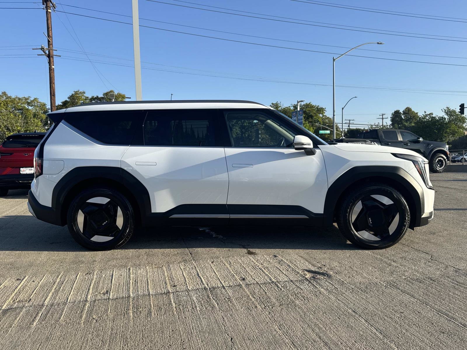 Used 2024 Kia EV9 Wind with VIN KNDAFFS54R6039764 for sale in Long Beach, CA