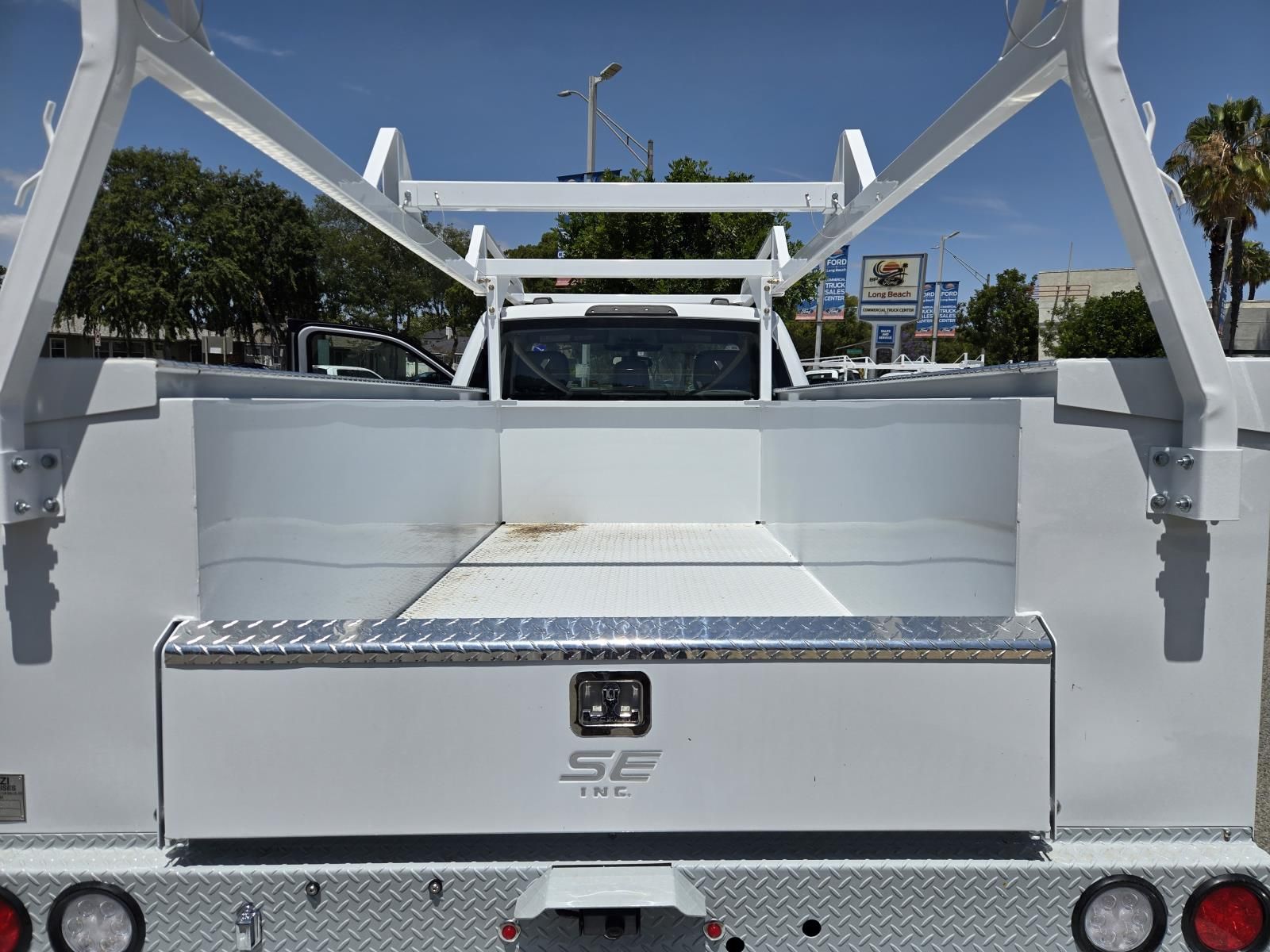 2026 Ford F-350 Super Duty Chassis Cab XL - Photo 25