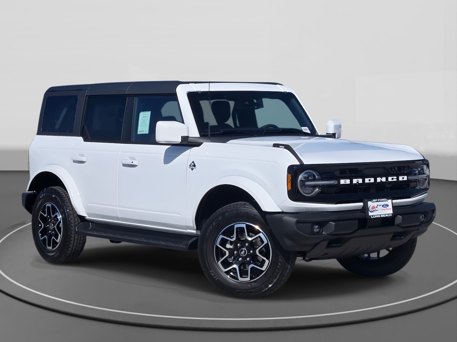 2025 Ford Bronco 4-Door Outer Banks's photo