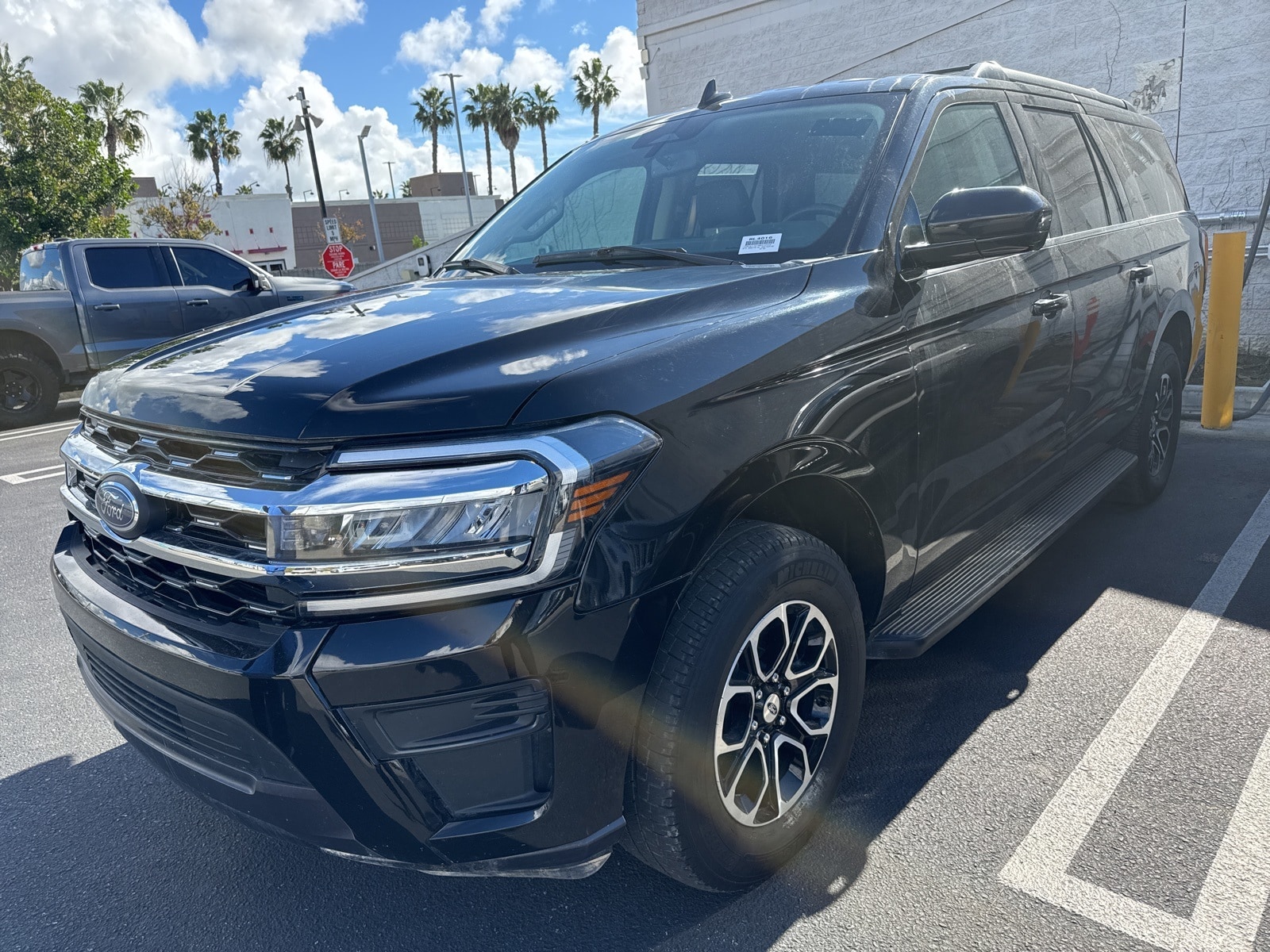 2024 Ford Expedition XLT's photo