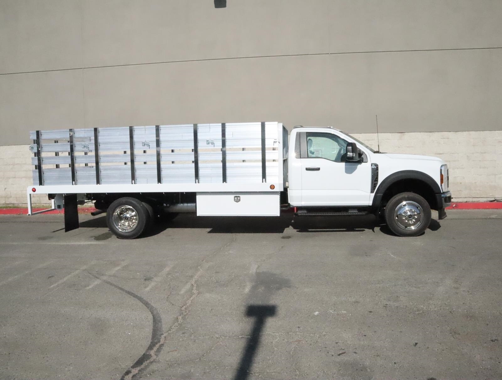 2024 Ford F-550 photo 2