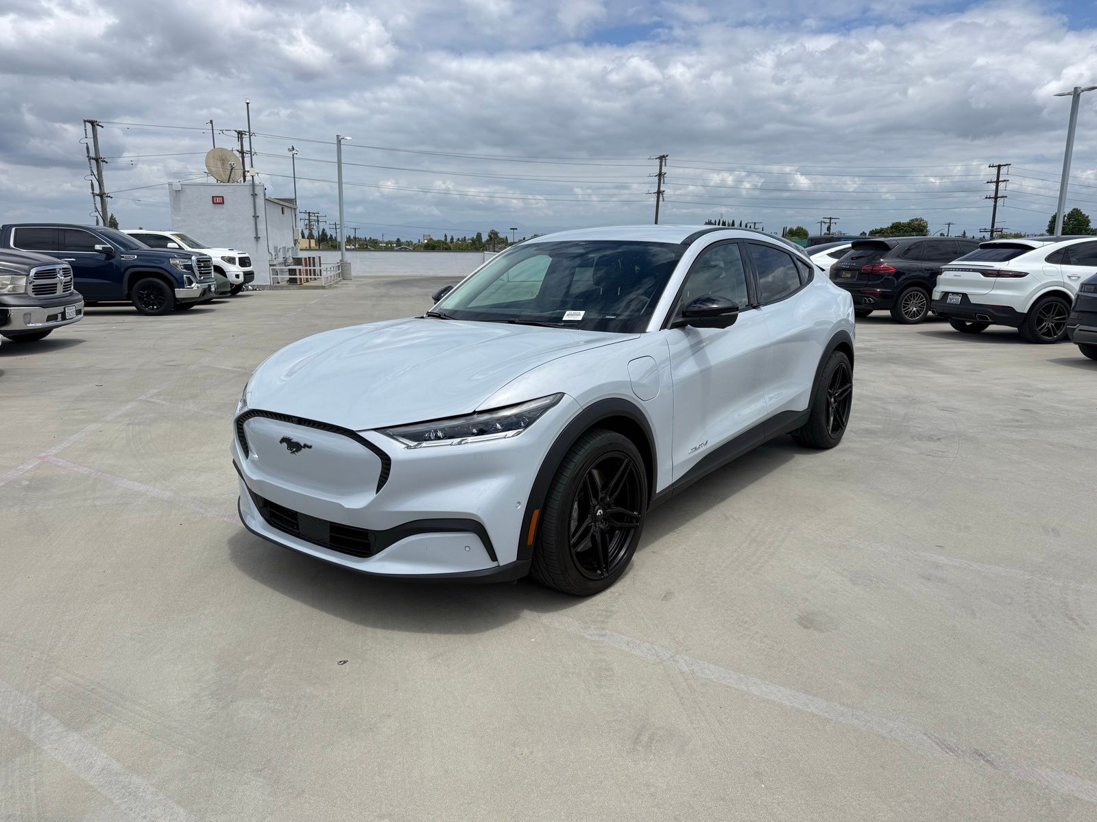 2023 Ford Mustang-Mach-e Select's photo