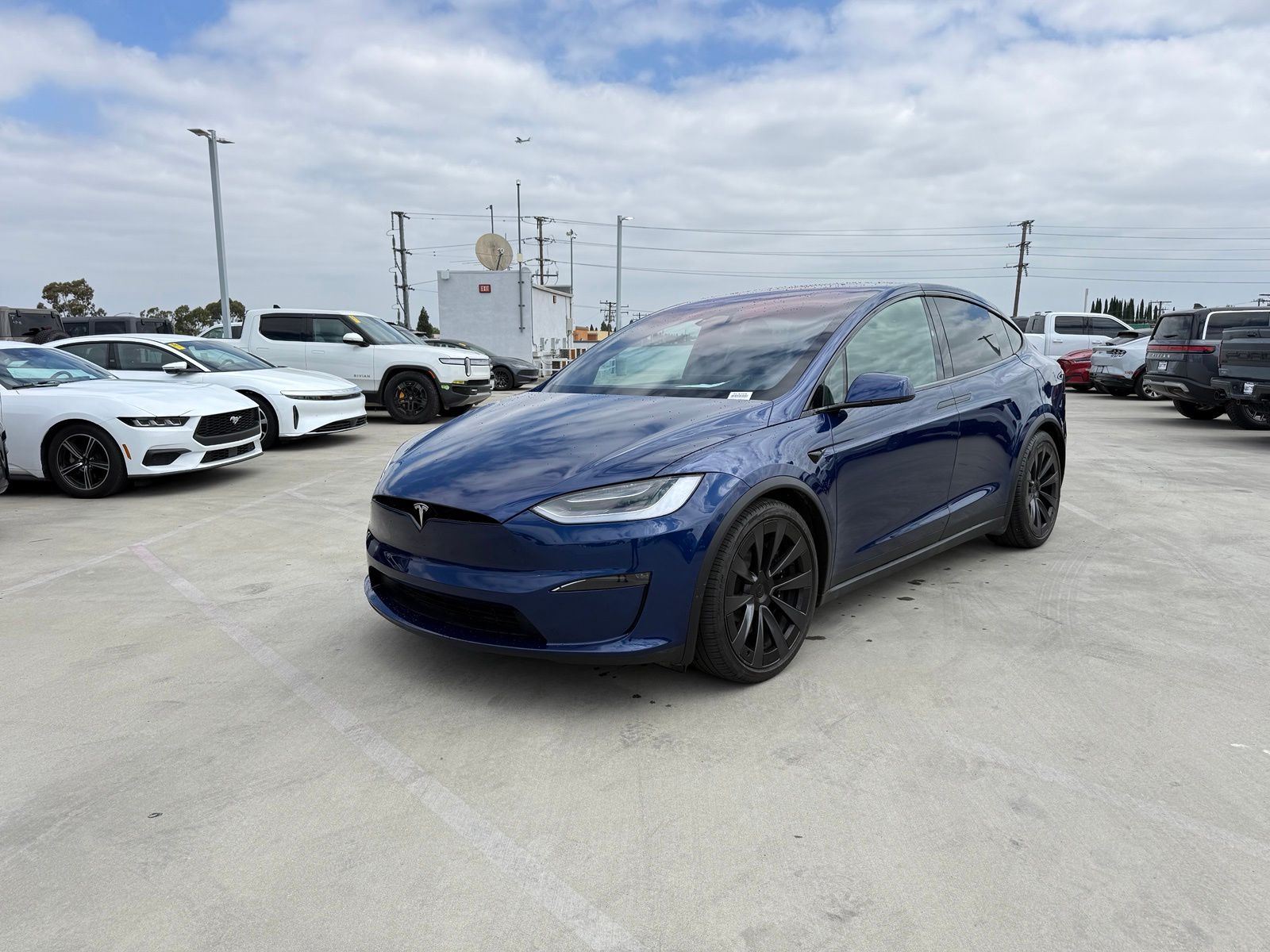 2023 Tesla Model X Long Range's photo