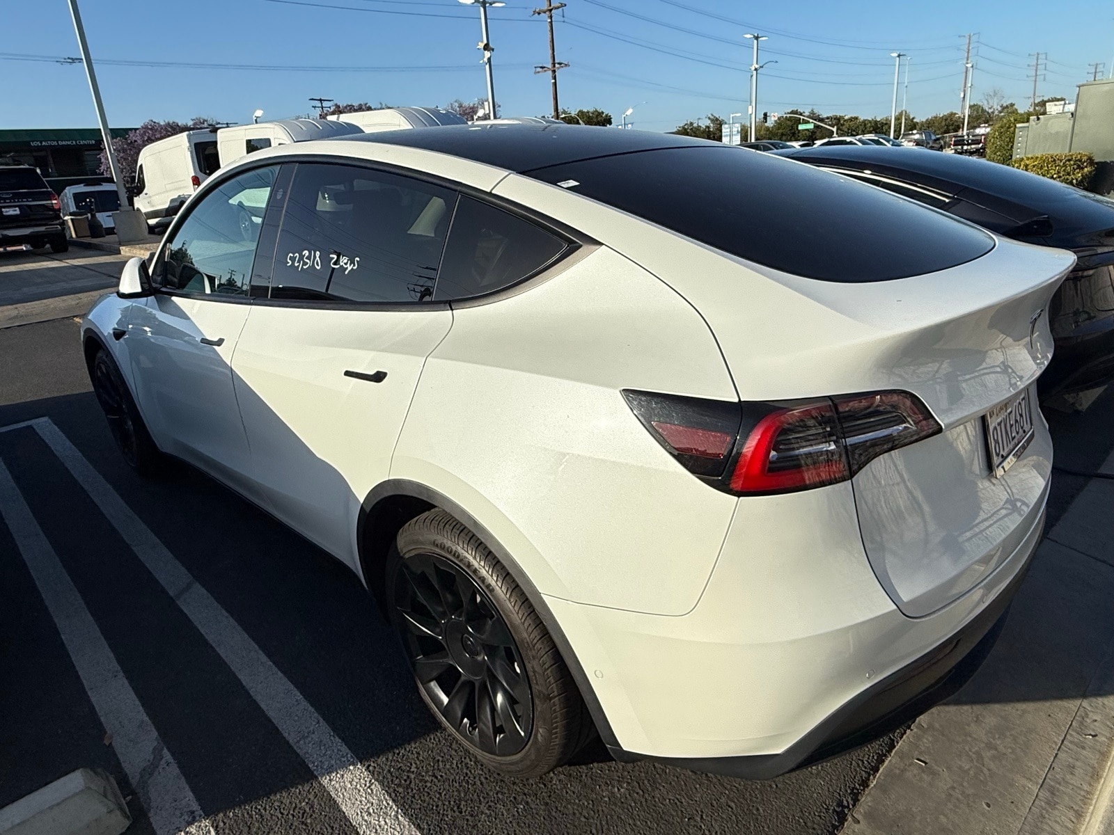 Used 2021 Tesla Model Y Long Range with VIN 5YJYGDEE4MF070862 for sale in Northfield, Minnesota