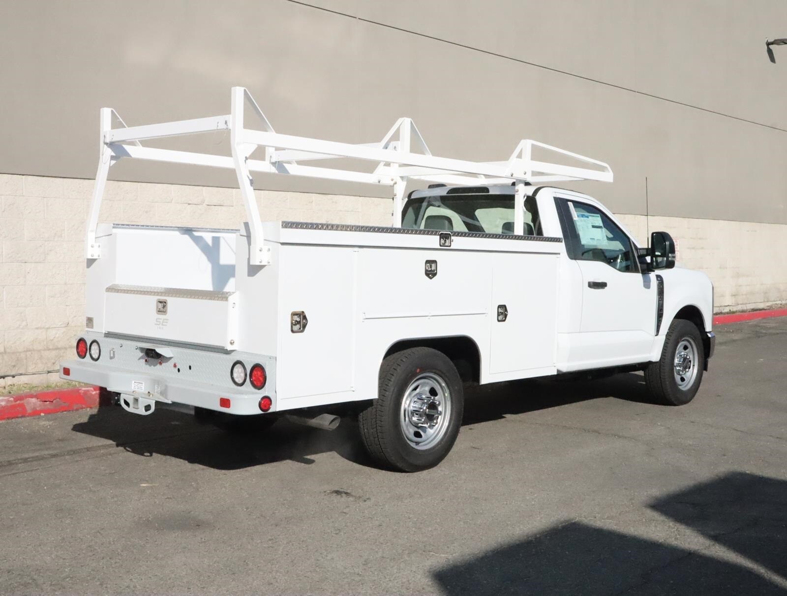 2024 Ford F-350 photo 4