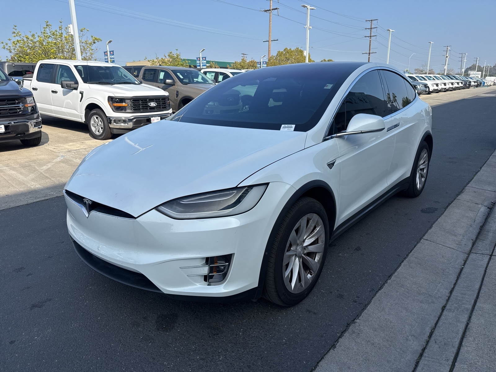 2019 Tesla Model X Long Range's photo