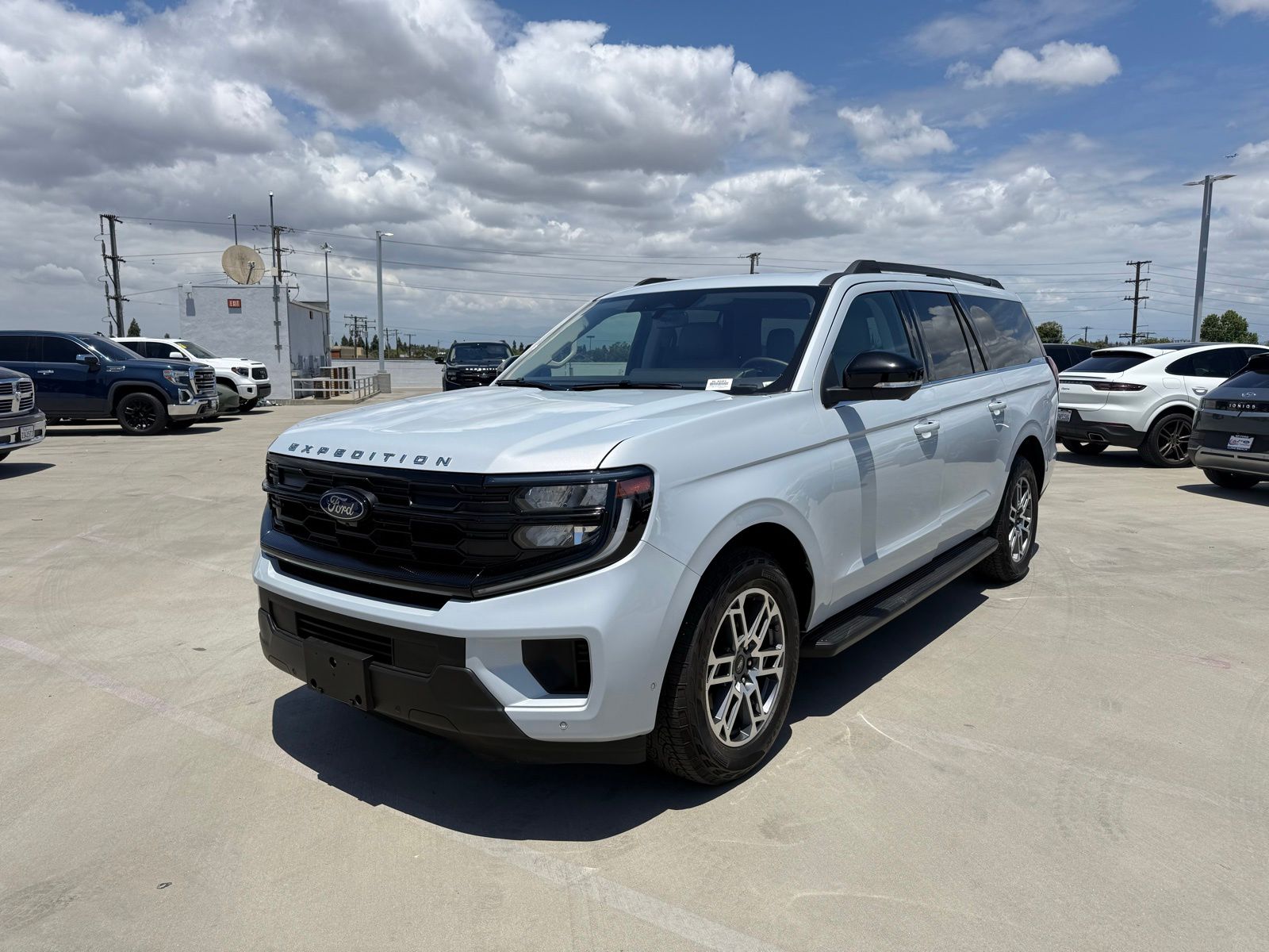 2025 Ford Expedition Active MAX 4x4's photo