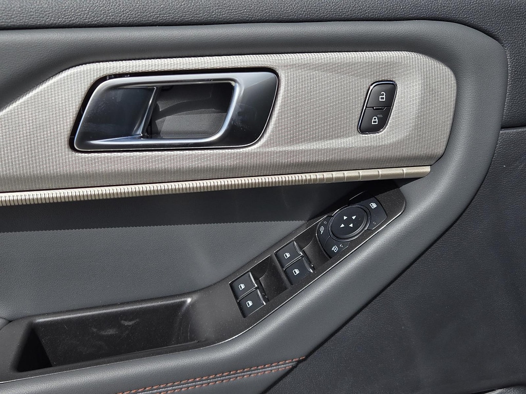 2026 Ford Explorer Active - Photo 23