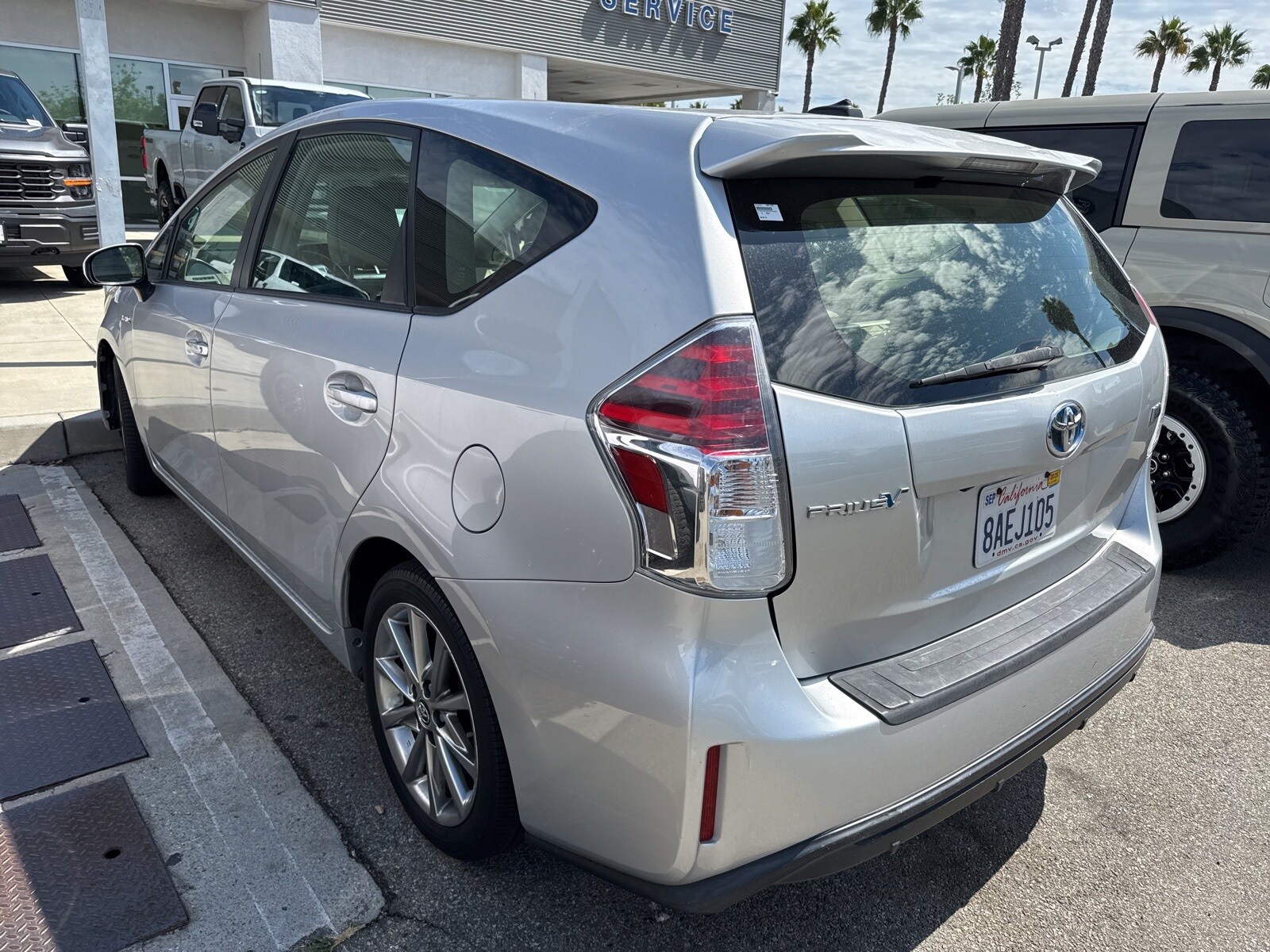 2017 Toyota Prius V Five photo 2