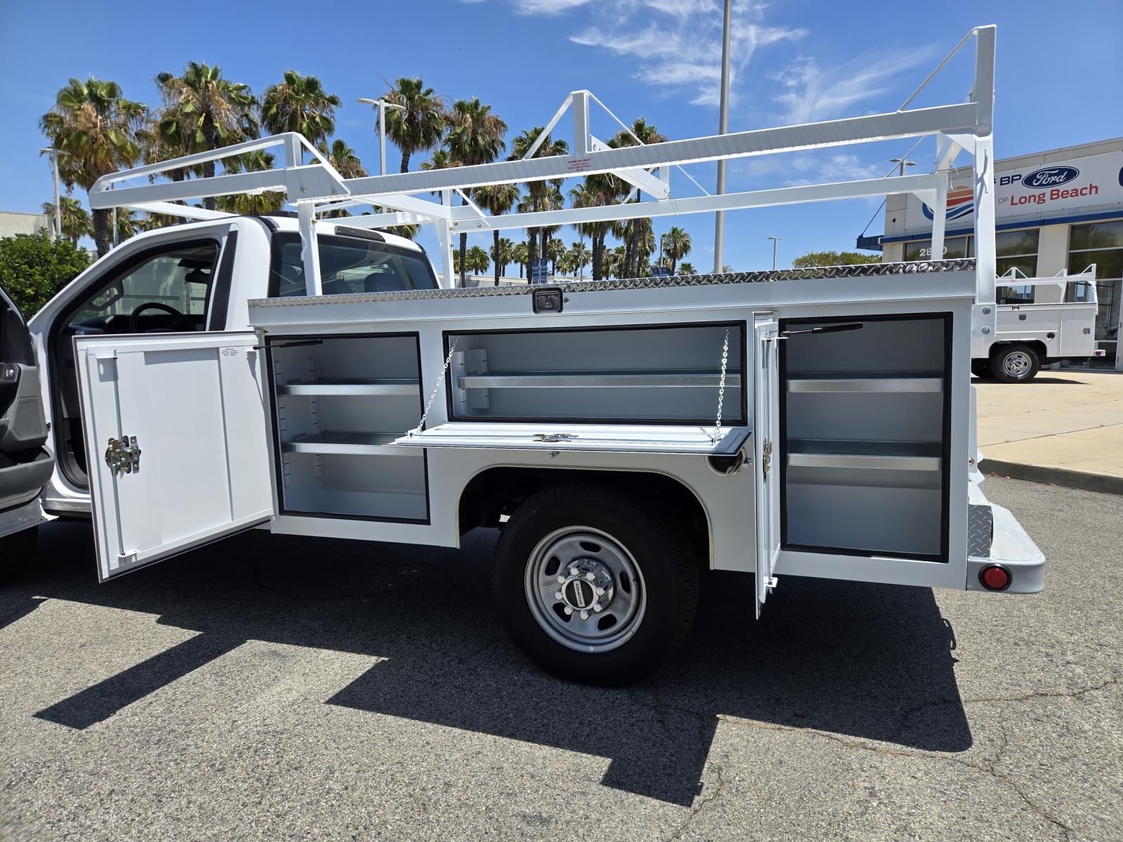 2026 Ford F-350 Super Duty Chassis Cab XL - Photo 24