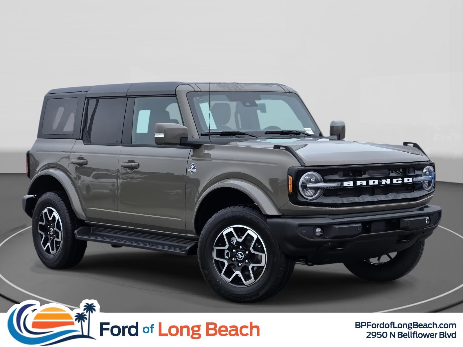 2025 Ford Bronco 4-Door Outer Banks's photo