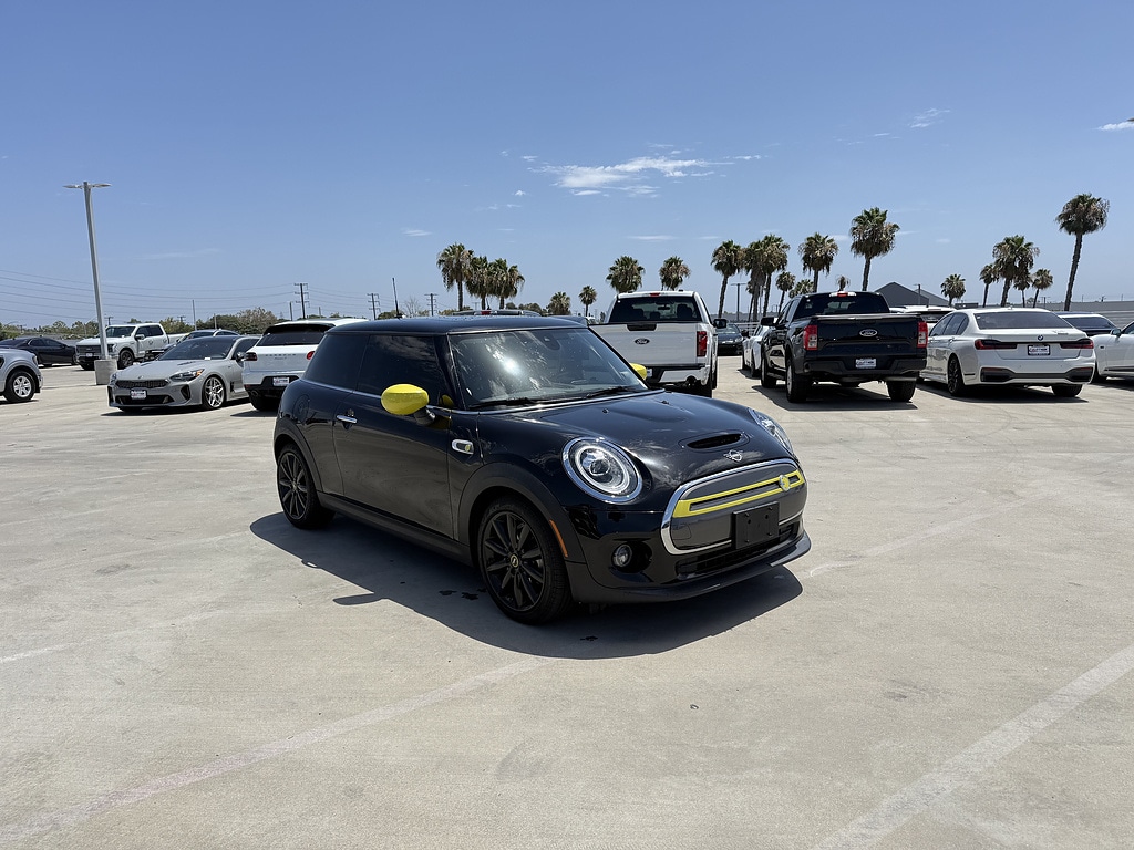 Used 2020 MINI Hardtop 2 Door SE with VIN WMWXP3C09L2M43633 for sale in Long Beach, CA