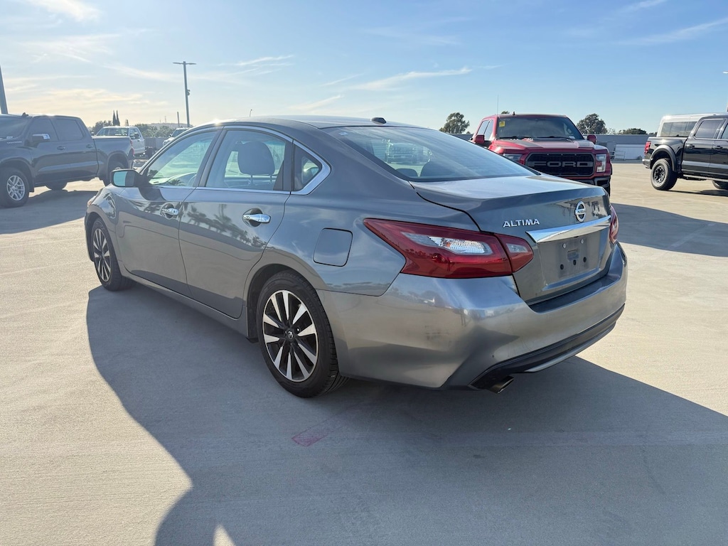 Used 2018 Nissan Altima 2.5 SV Sedan