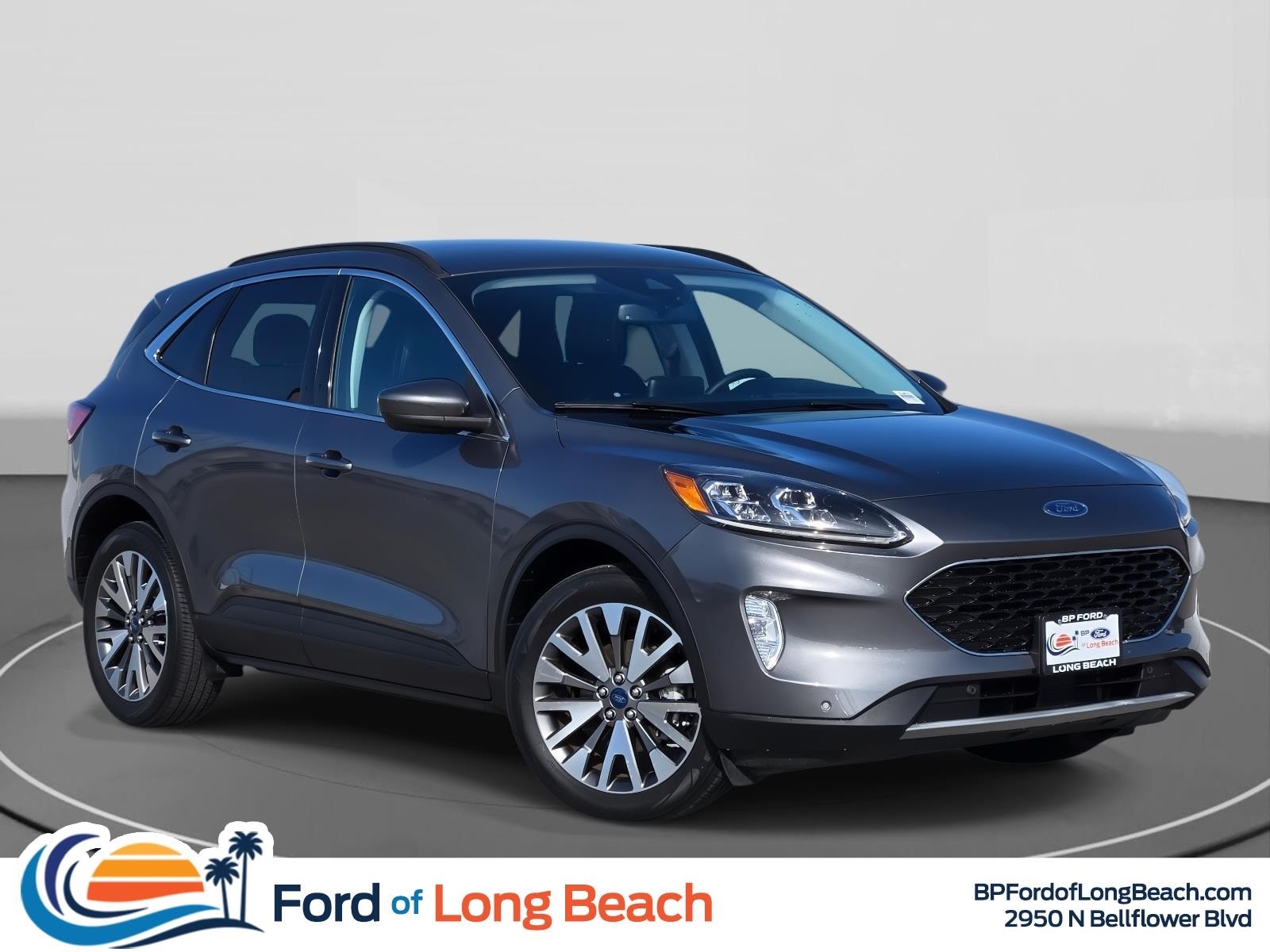 2022 Ford Escape Titanium's photo