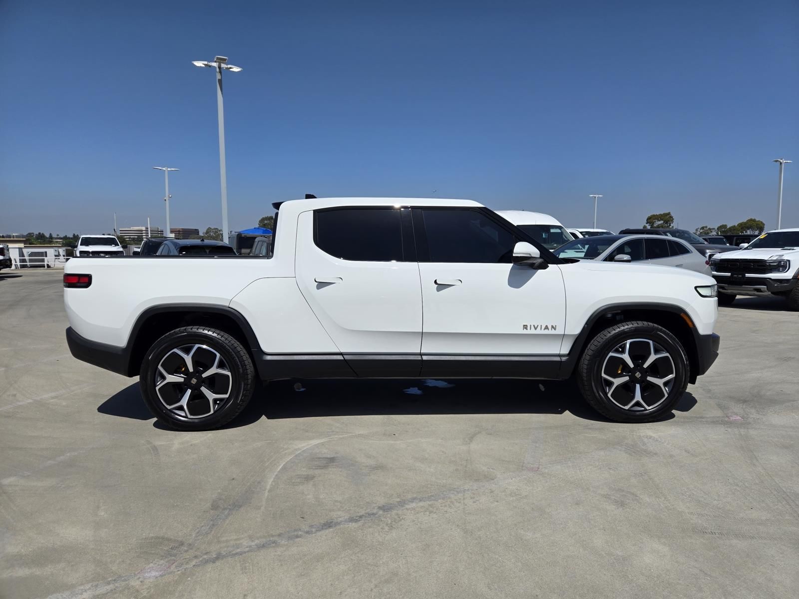 Used 2022 Rivian R1T Adventure with VIN 7FCTGAAA6NN006055 for sale in Long Beach, CA